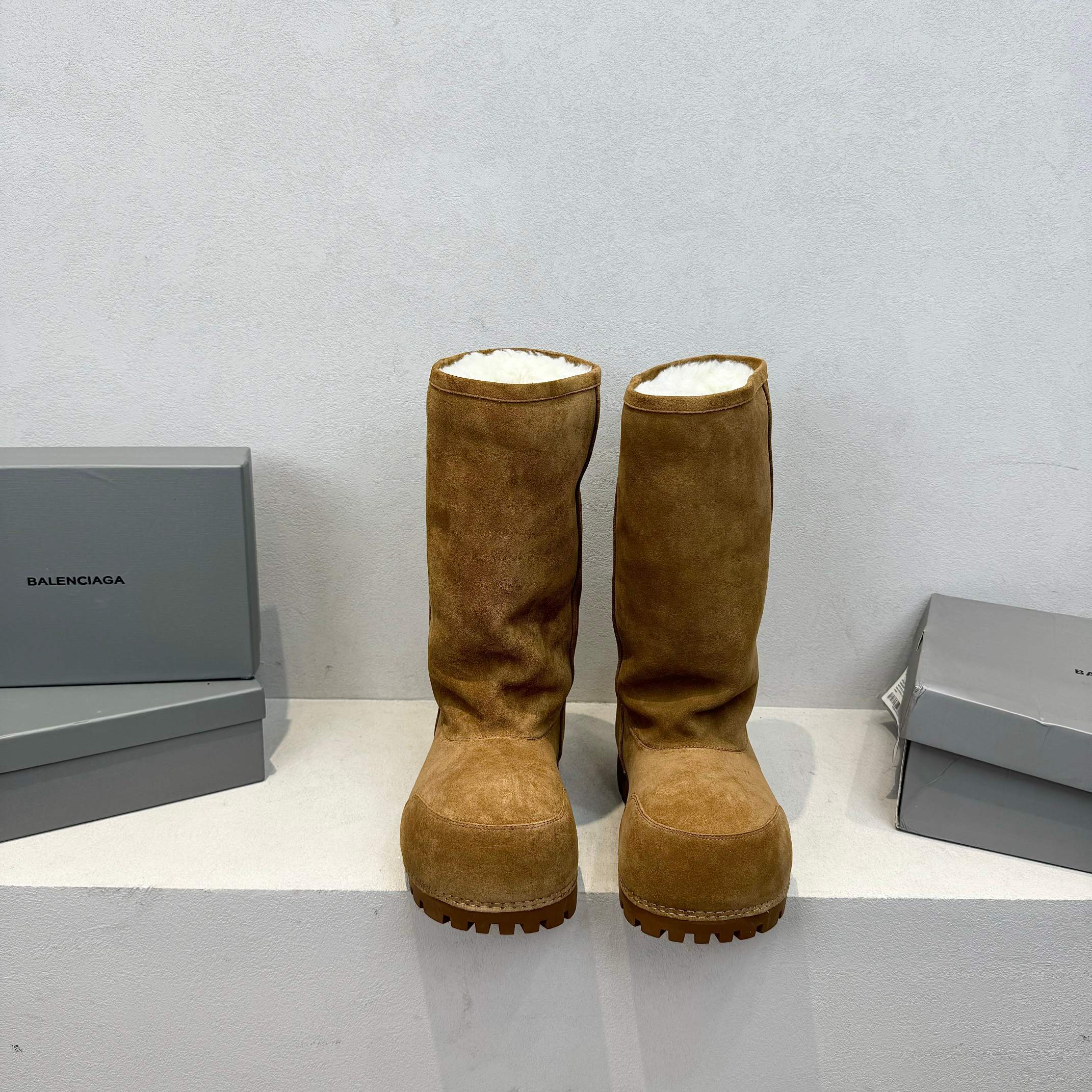 Bagsaaa Ba1en*iaga Alaska Fur High Boot in brown