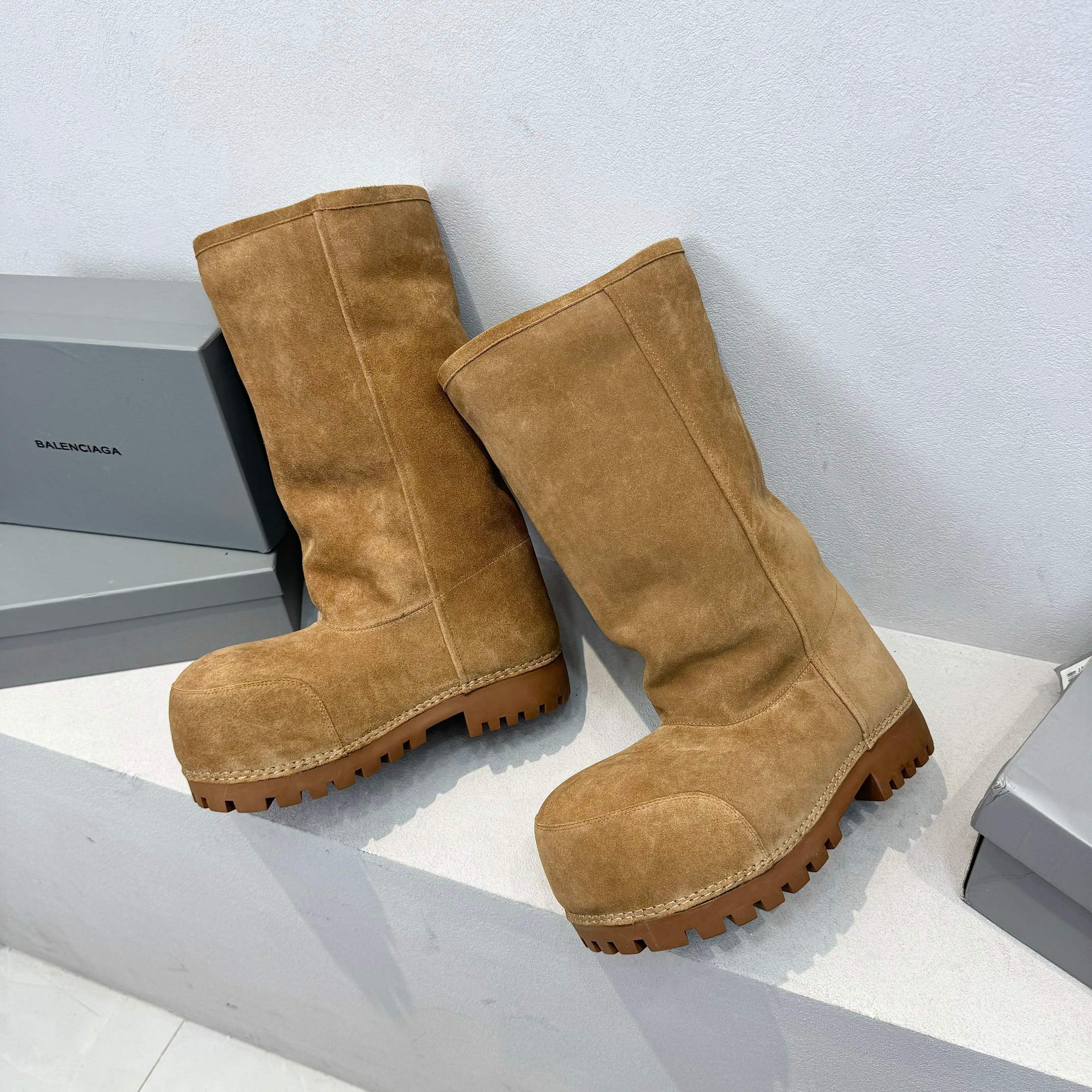 Bagsaaa Ba1en*iaga Alaska Fur High Boot in brown