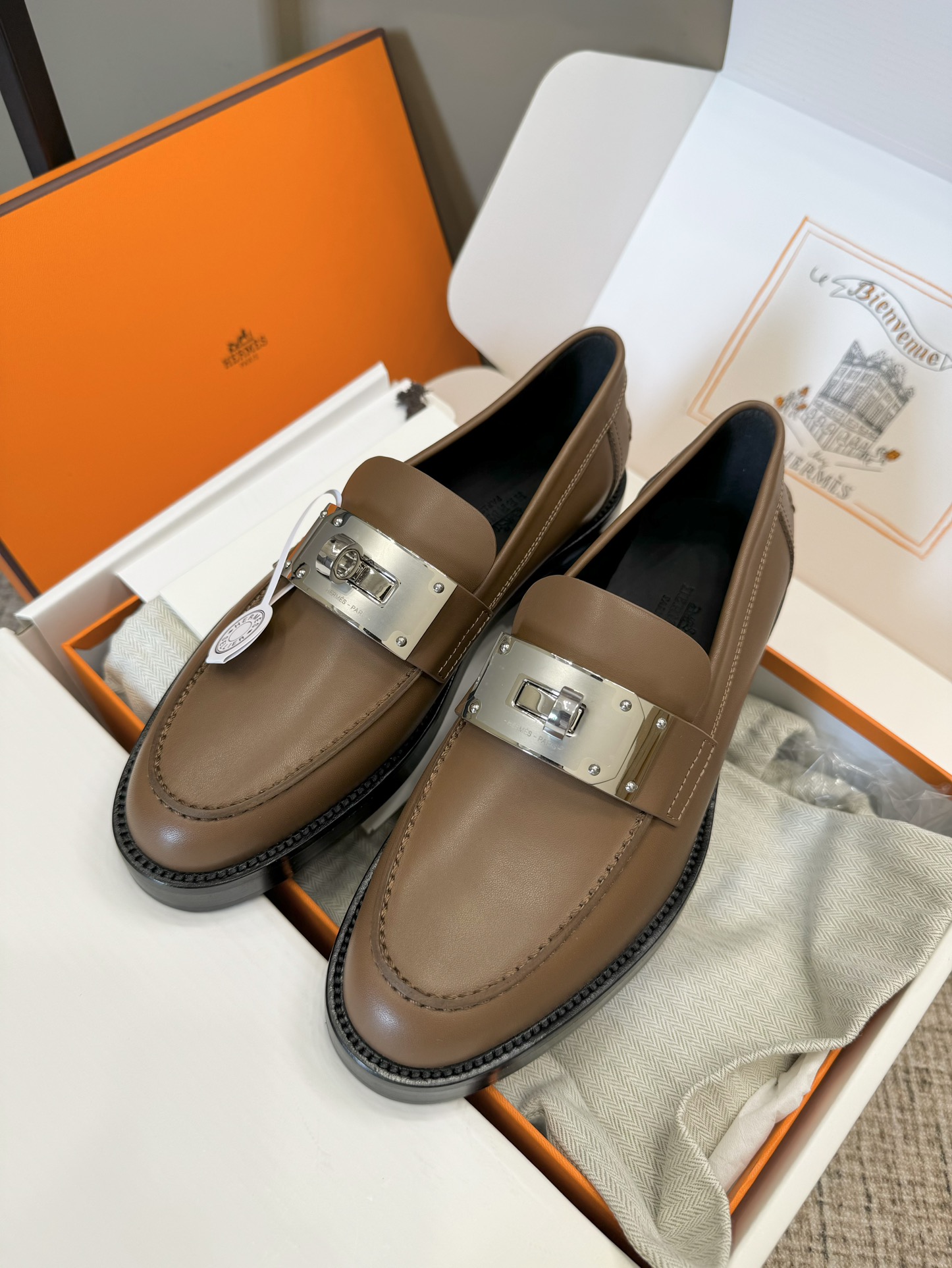 Bagsaaa H**me5 Hot Loafer Dark Brown