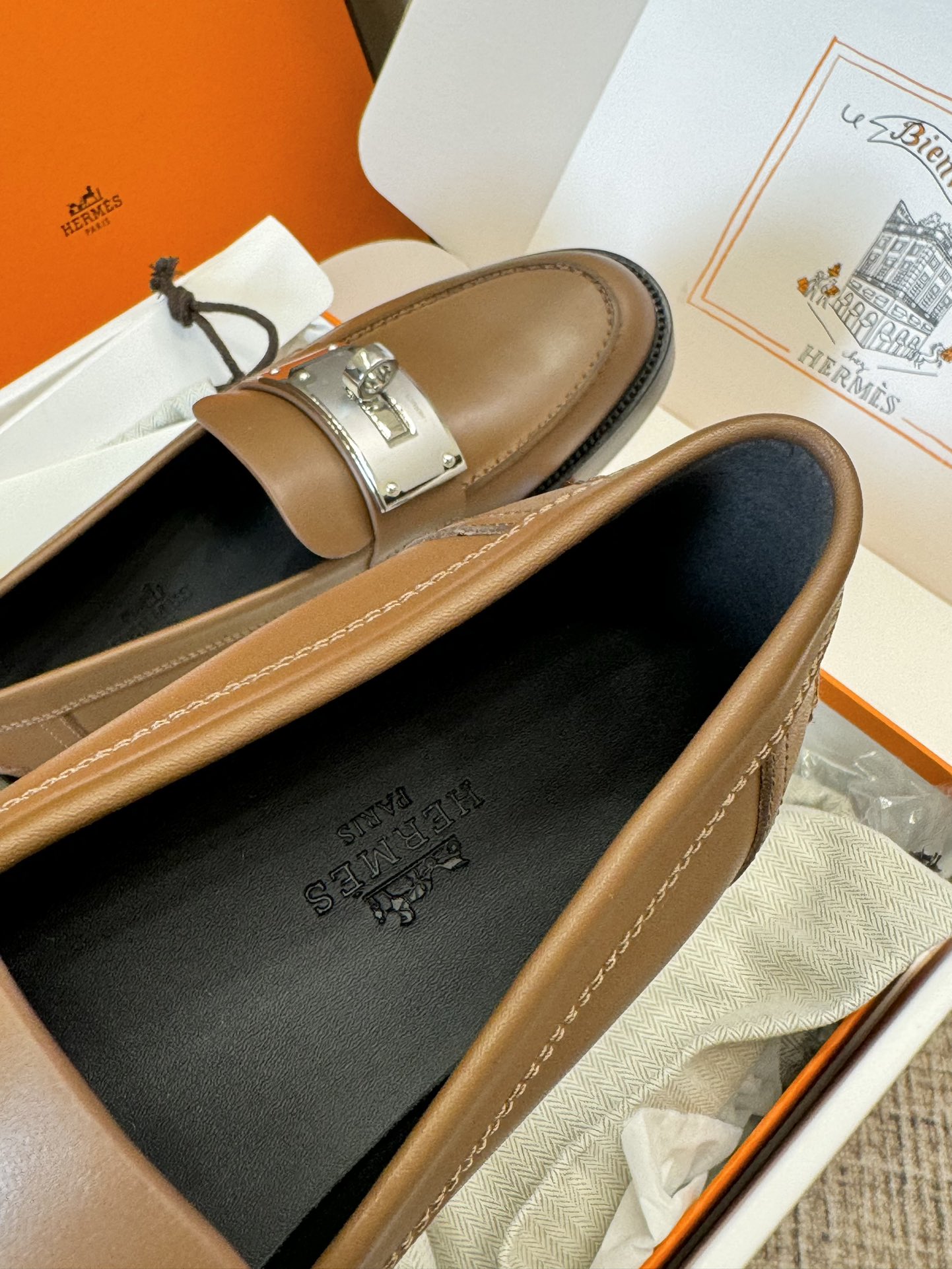 Bagsaaa H**me5 Hot Loafer Dark Brown