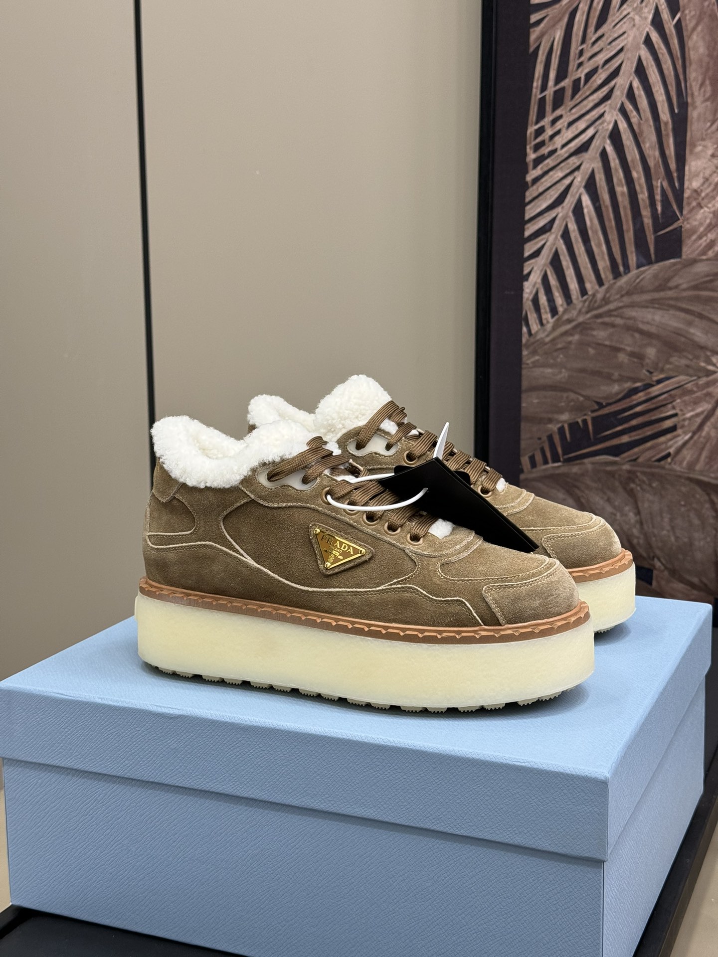 Bagsaaa Pra*a Suede mid-top sneakers beige