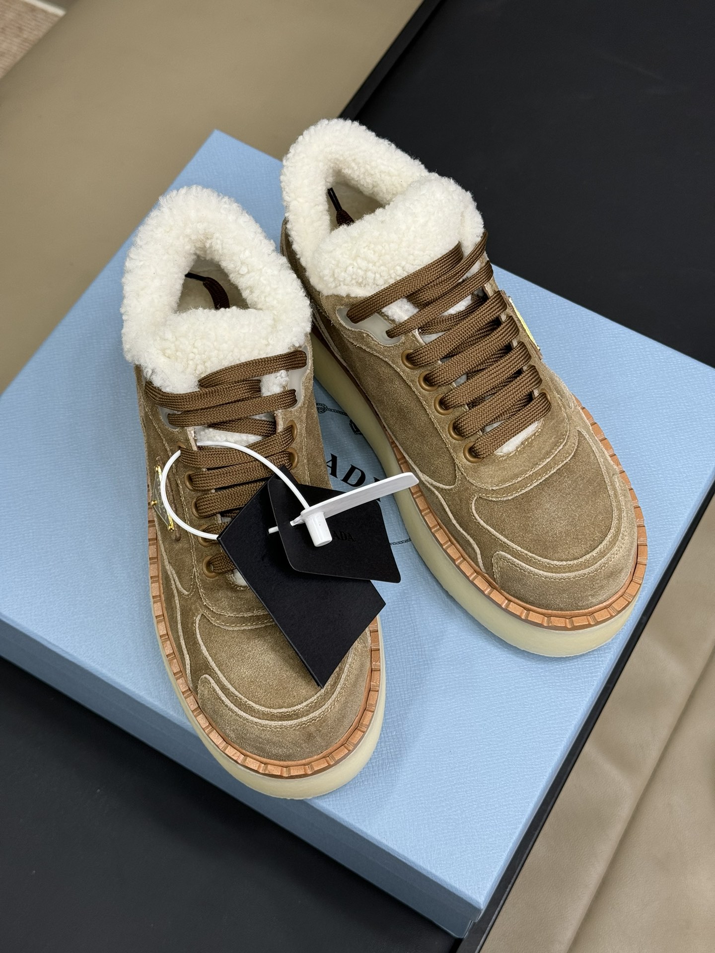Bagsaaa Pra*a Suede mid-top sneakers beige