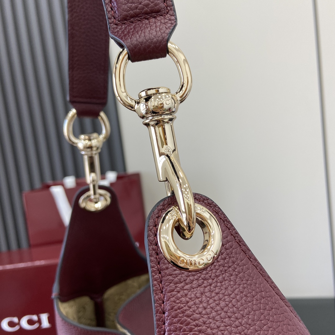 Bagsaaa Gvc*1 B medium shoulder bag 820169 red - 49 x 46 x 4cm