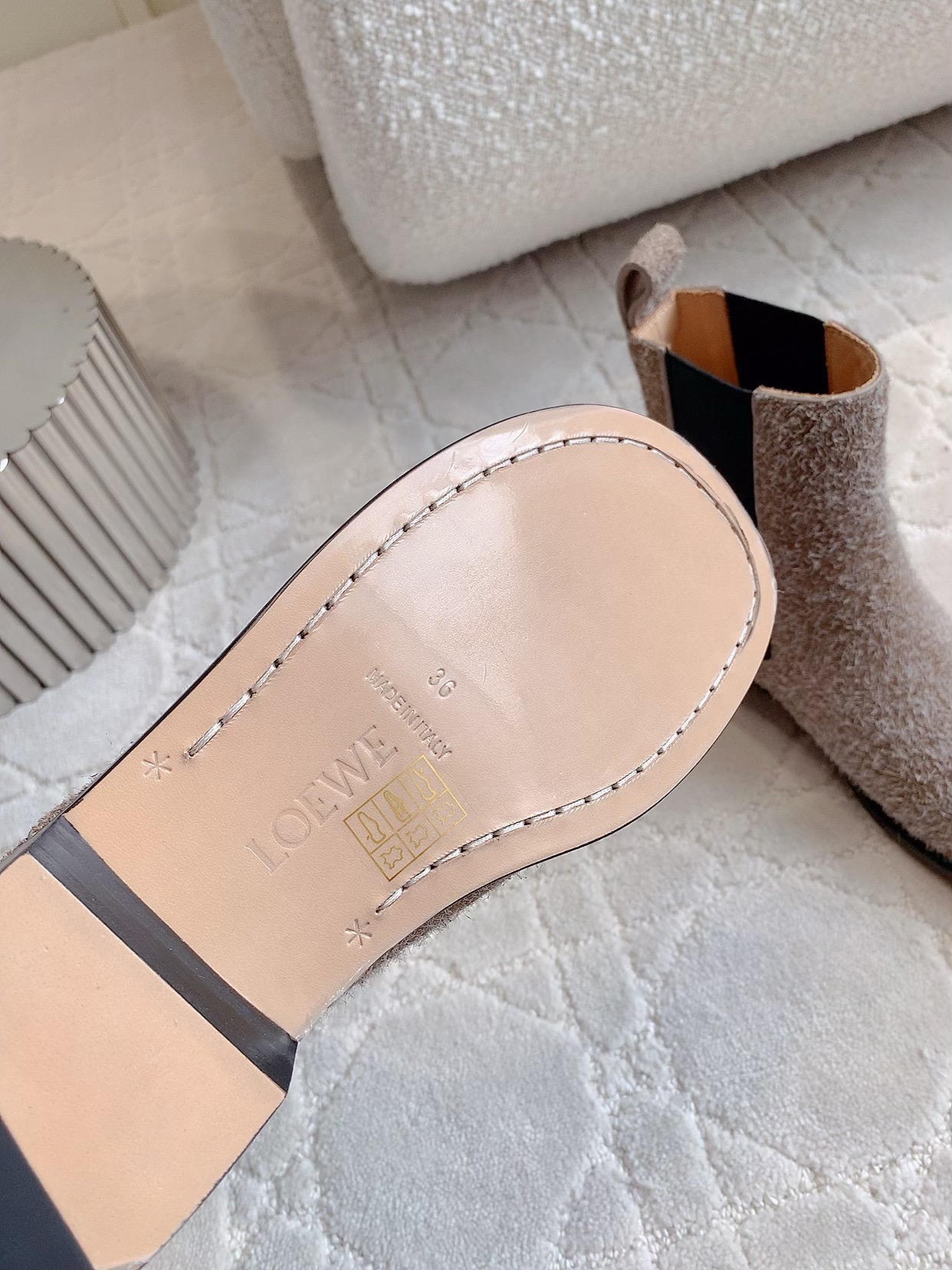 Bagsaaa L0ew* Campo Chelsea boot in brushed suede khaki