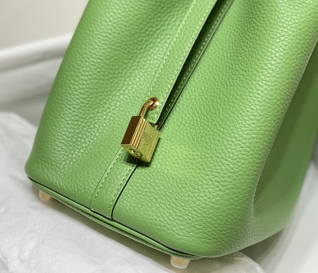Bagsaaa H**me5 Picotin Lock 22 Light Green Togo & Gold