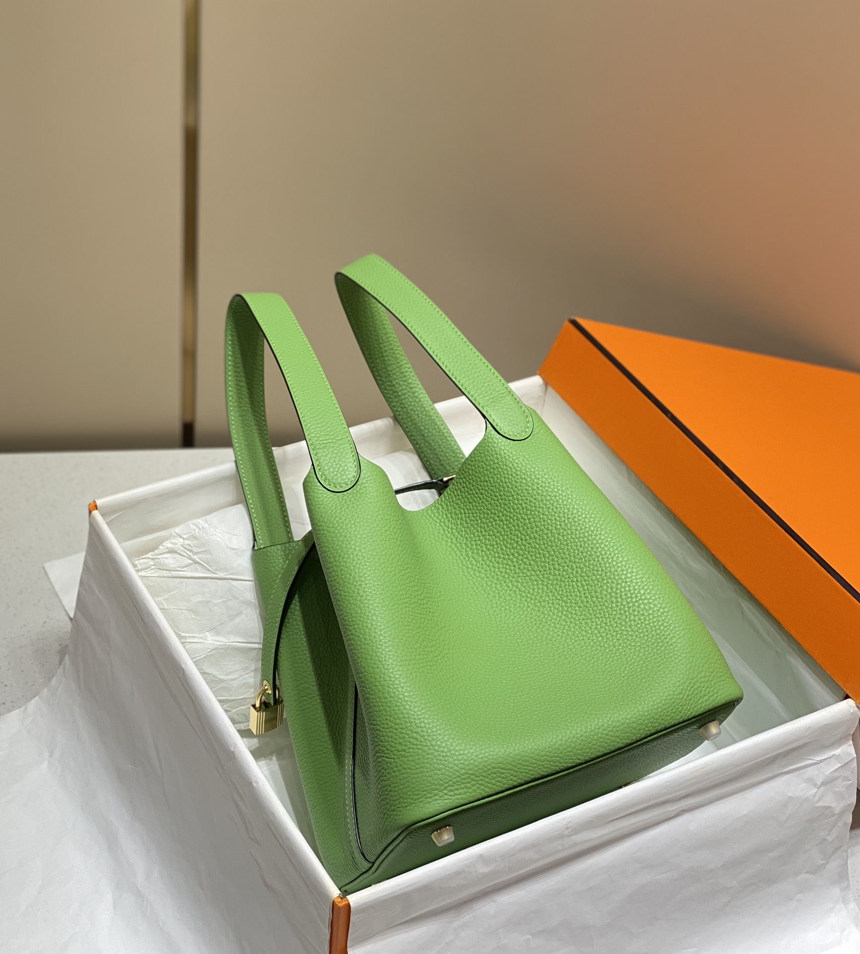 Bagsaaa H**me5 Picotin Lock 22 Light Green Togo & Gold