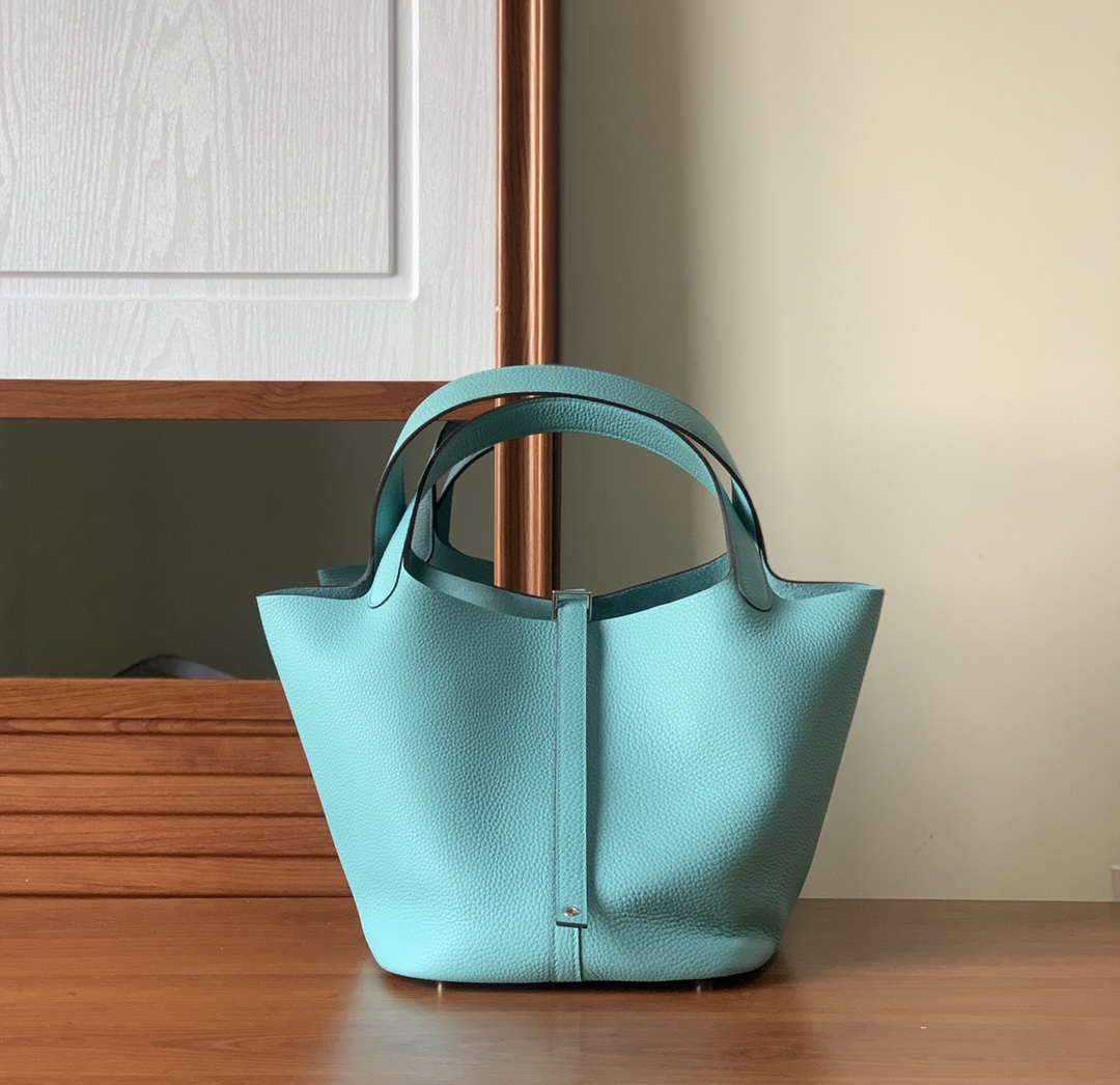 Bagsaaa H**me5 Picotin Lock 22 Light Blue Togo & Silver