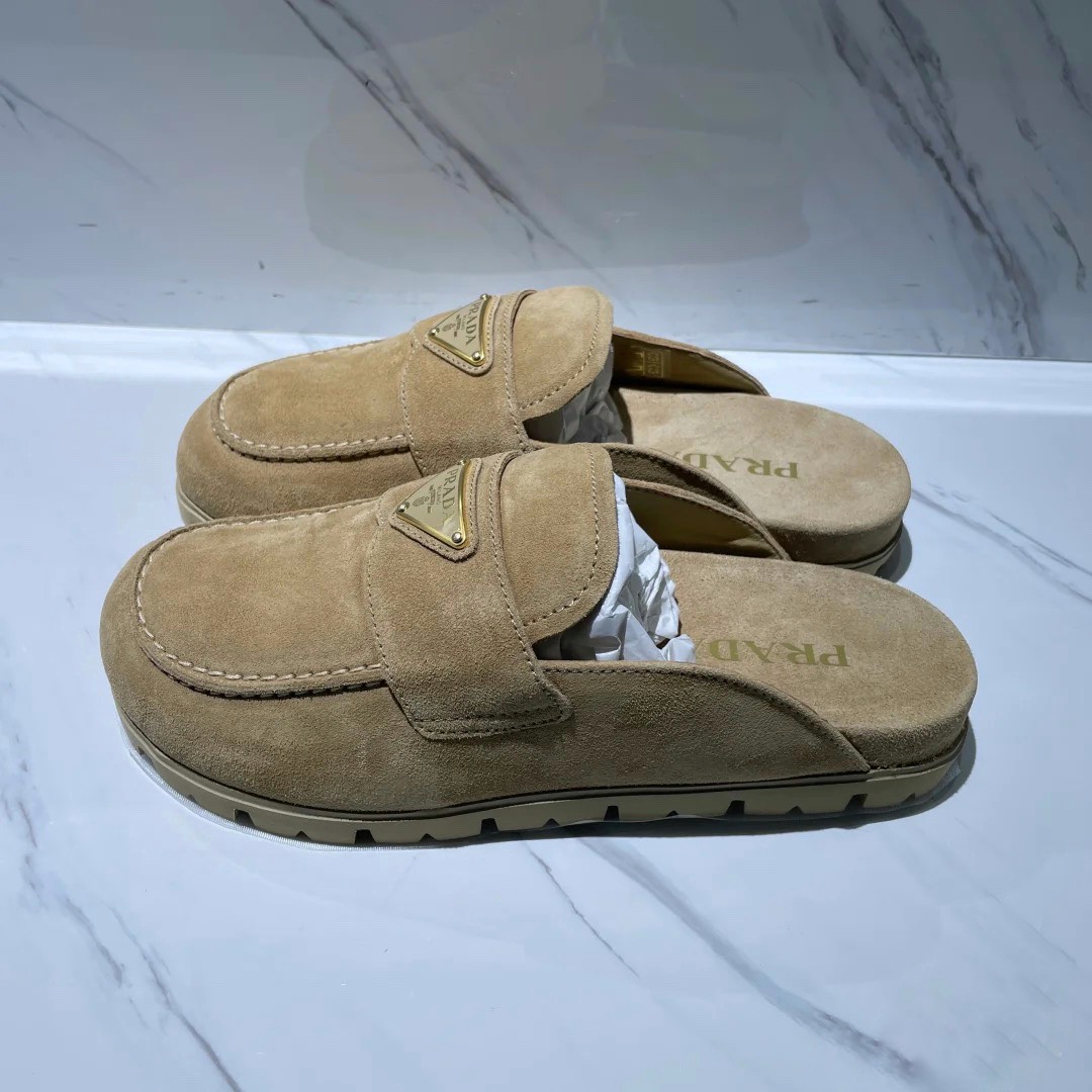 Bagsaaa Pra*a Suede sabots beige