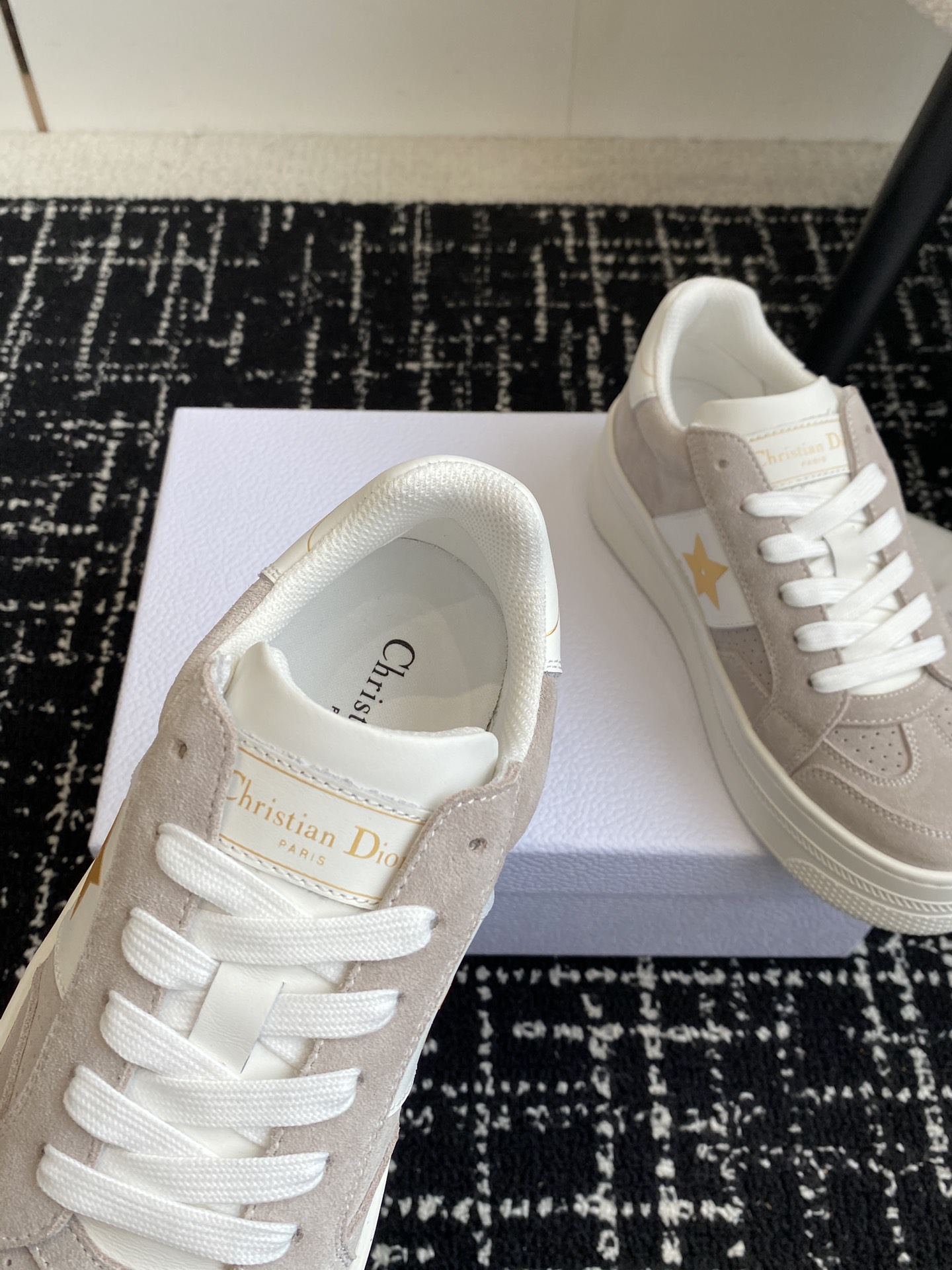 Bagsaaa D10r Star Platform Sneaker Light Beige Suede Calfskin