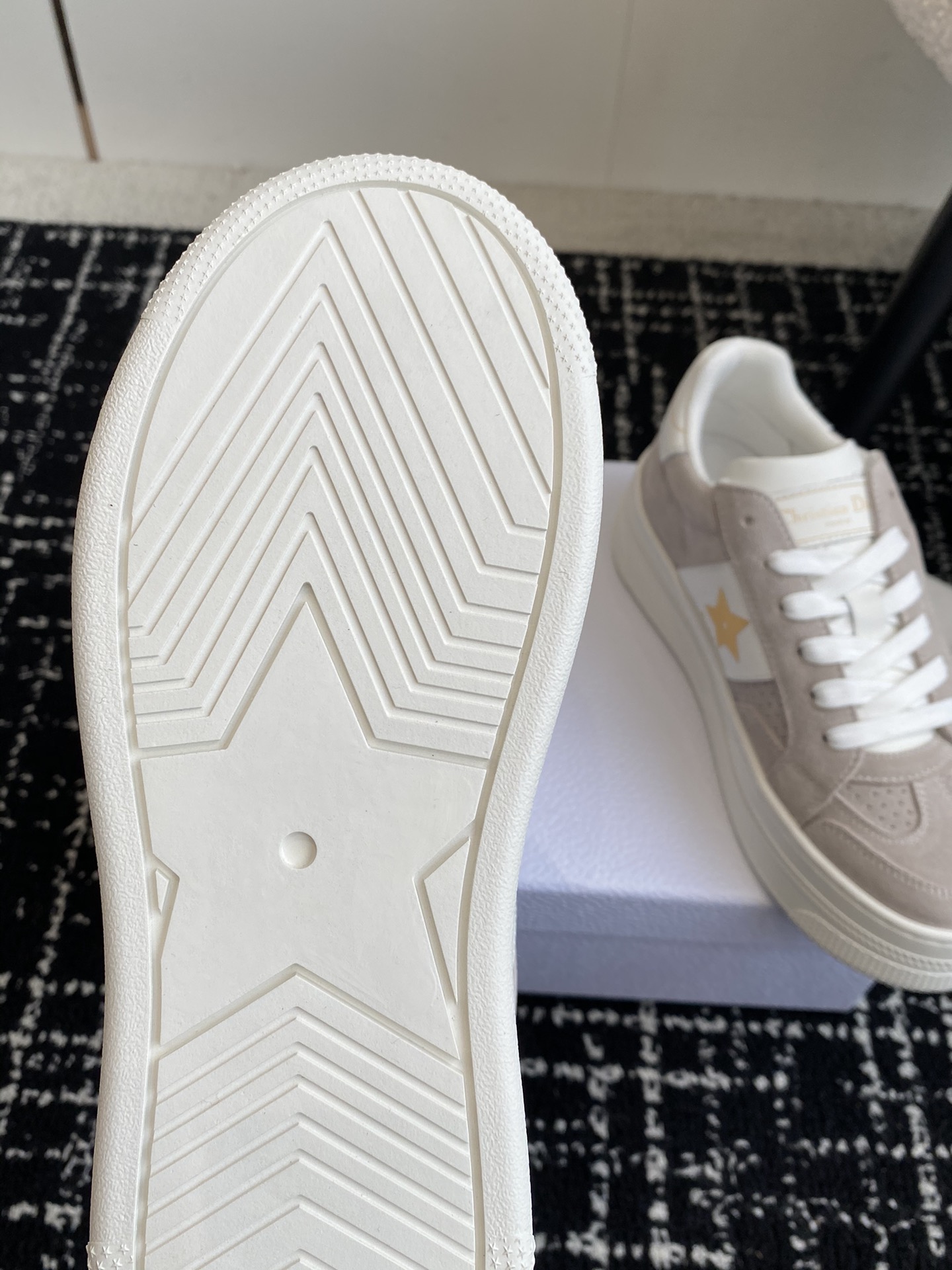 Bagsaaa D10r Star Platform Sneaker Light Beige Suede Calfskin