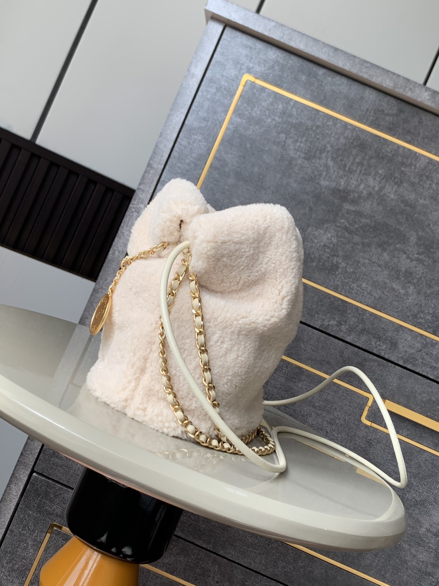 Bagsaaa Ch**el 22 Mini Handbag Shearling Lambskin & Gold-Tone Metal Ecru AS3980 -22 x 22 x 6cm