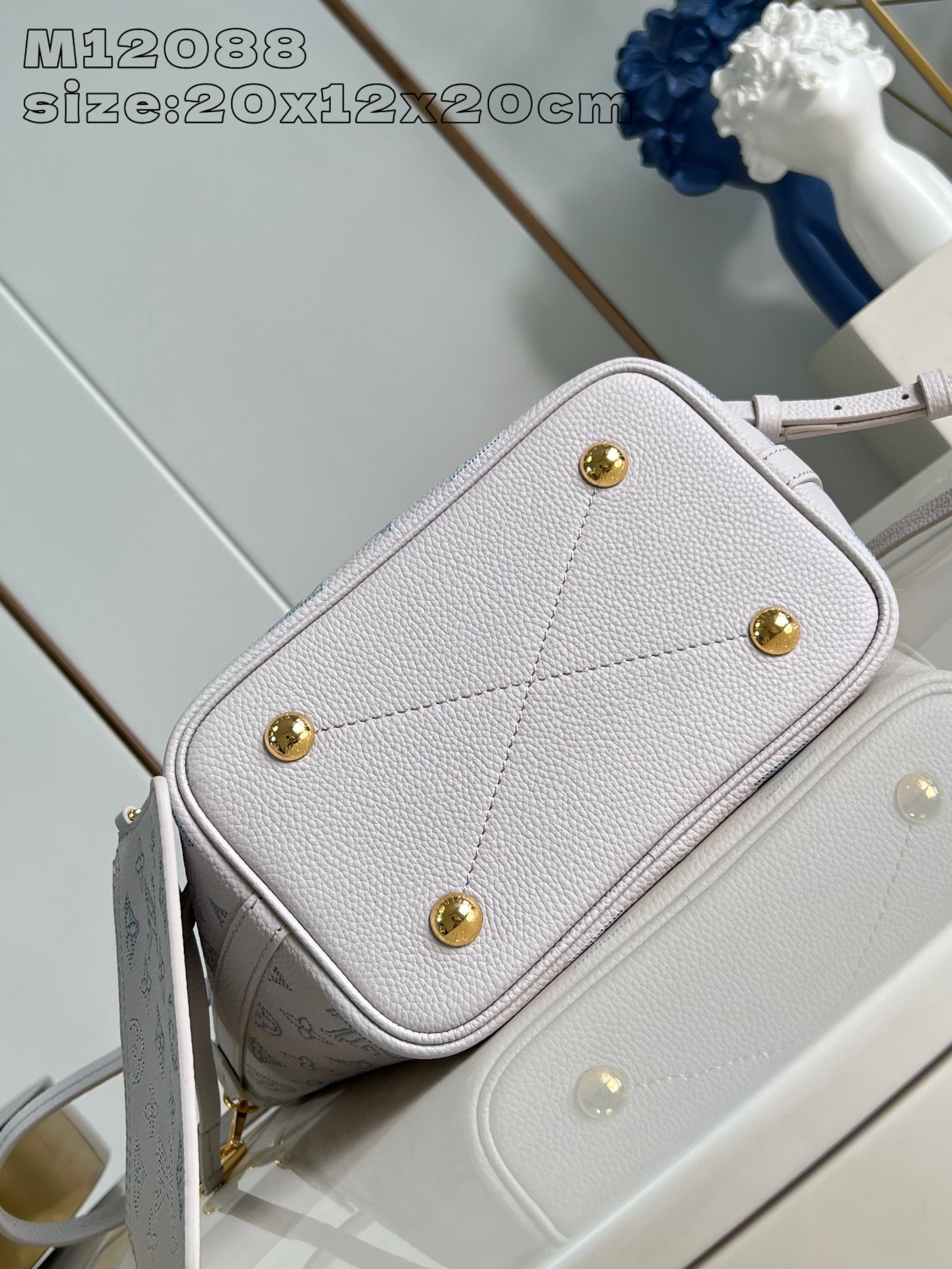 Bagsaaa L0vis Vvtt0n M12088 Flight Mode Blossom PM Bag - 20 x 20 x 12.5 cm