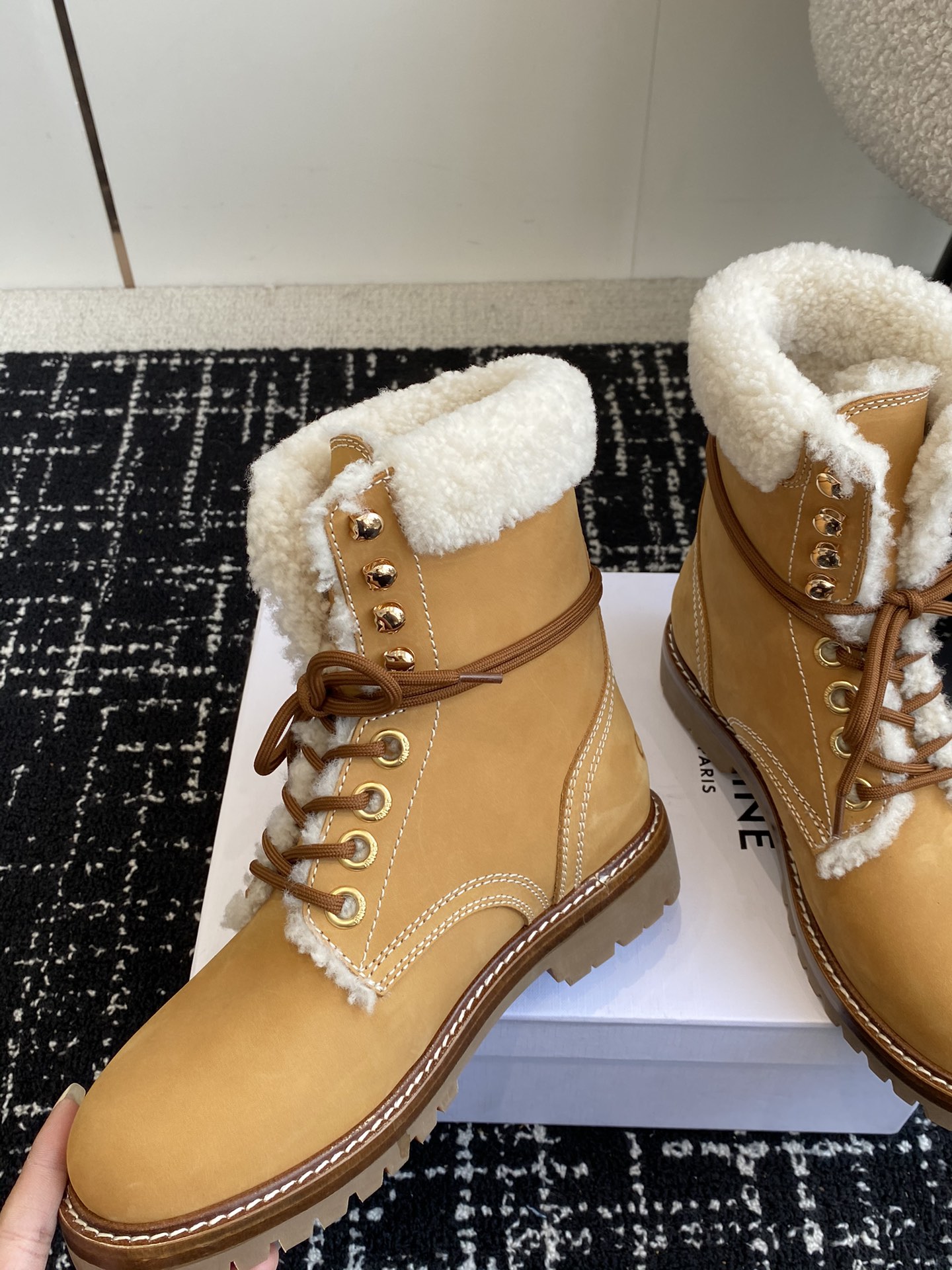 Bagsaaa Ce1i*e Kurt Lace-Up Mid Boot In Nubuck Calfskin And Shearling