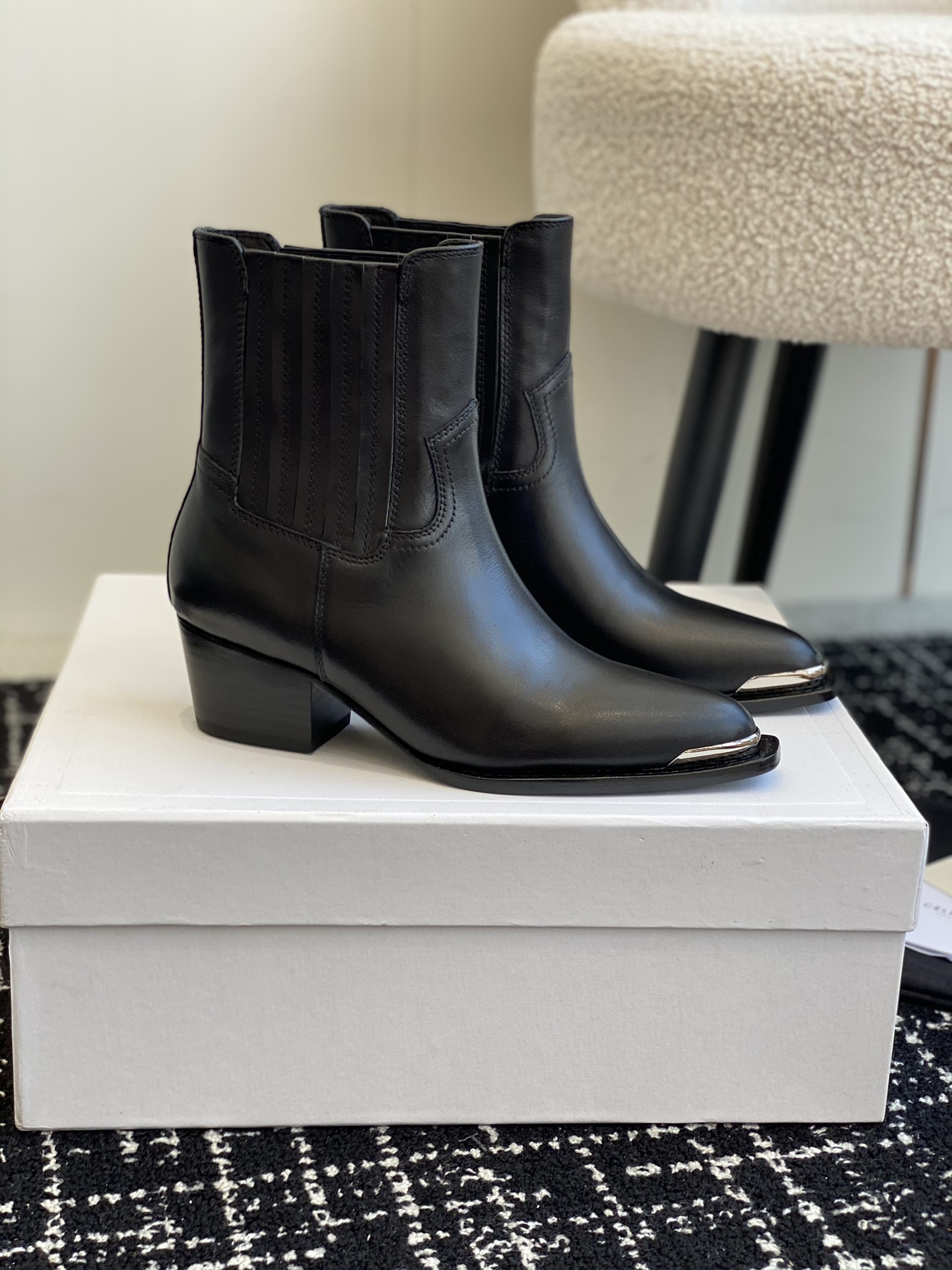 Bagsaaa Ce1i*e Cruiser Boots Chelsea Boot In Calfskin Black