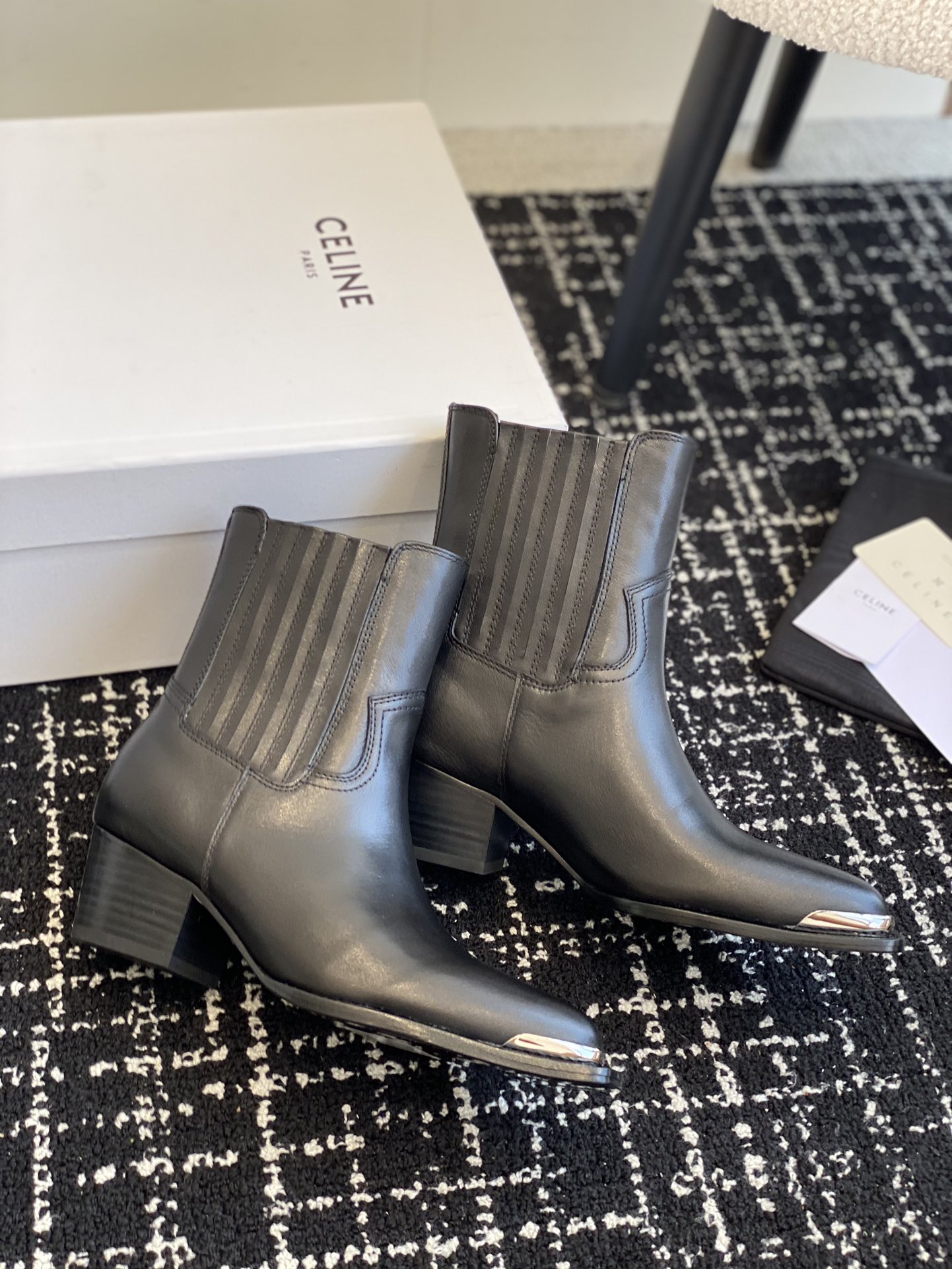 Bagsaaa Ce1i*e Cruiser Boots Chelsea Boot In Calfskin Black