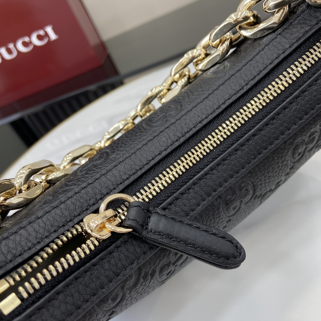 Bagsaaa Gvc*1 GG Emblem Small Shoulder Bag ‎815409 Black - 25x20x5cm