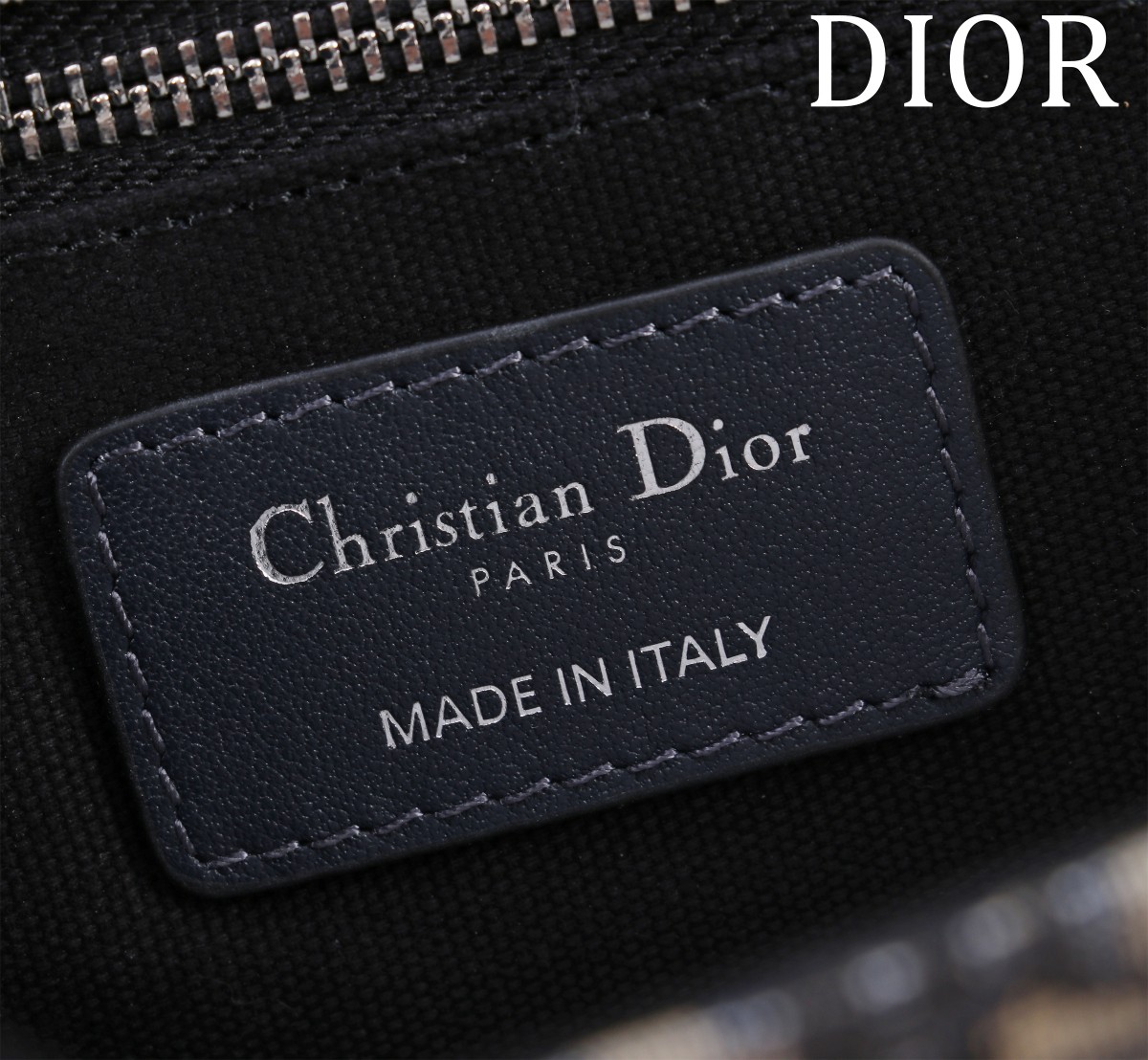 Bagsaaa D10r 30 Montaigne Bag Blue D10r Oblique Jacquard and Smooth Calfskin - 24 x 17 x 8 cm