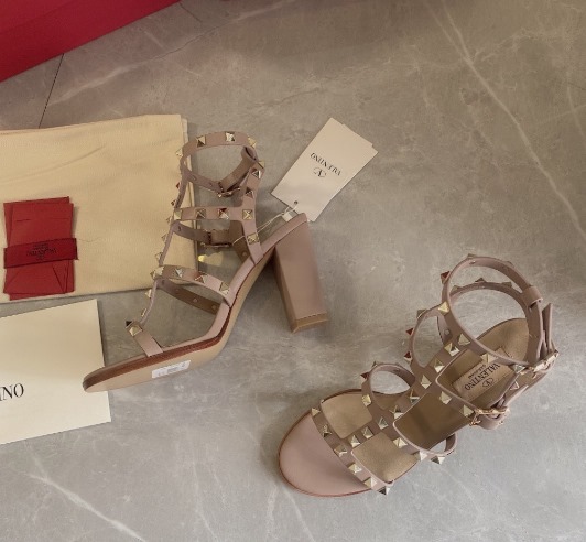 Bagsaaa Va1e*ntin0 Rockstud Ankle Strap Sandal 9cm Nude & Gold