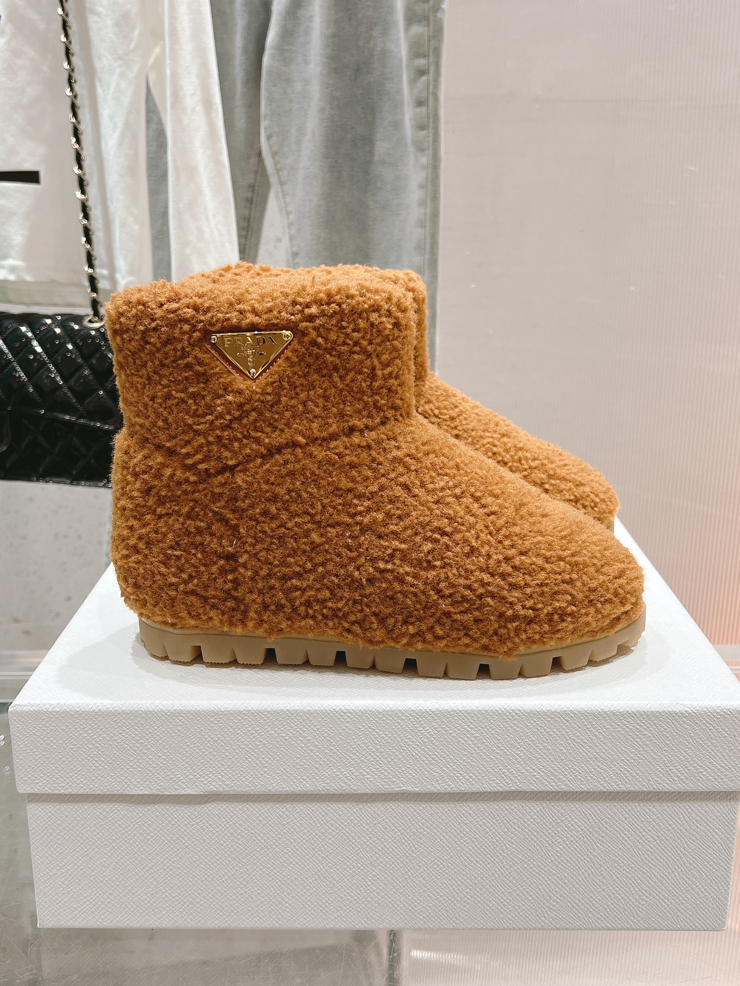 Bagsaaa Pra*a Shearling Booties Caramel 