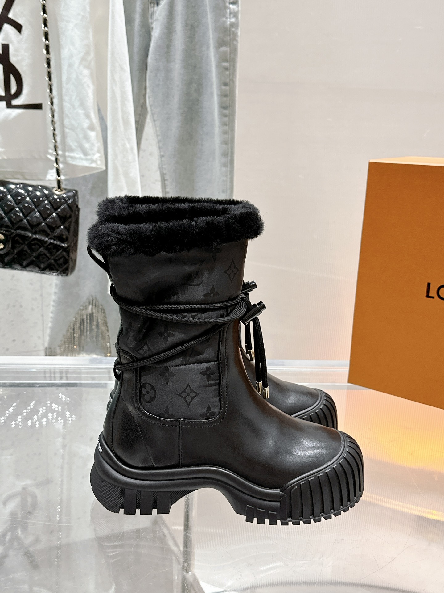 Bagsaaa L0vis Vvtt0n Ruby Flat Ankle Boot Black nylon