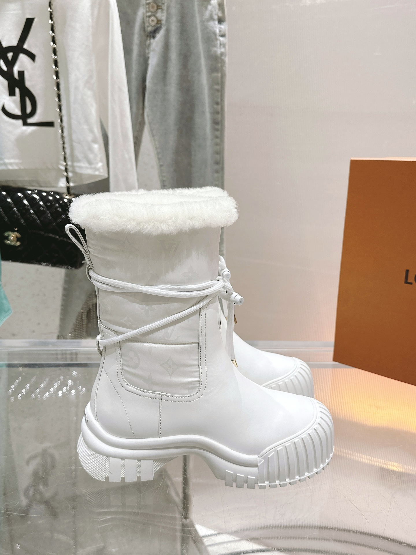 Bagsaaa L0vis Vvtt0n Ruby Flat Ankle Boot White nylon