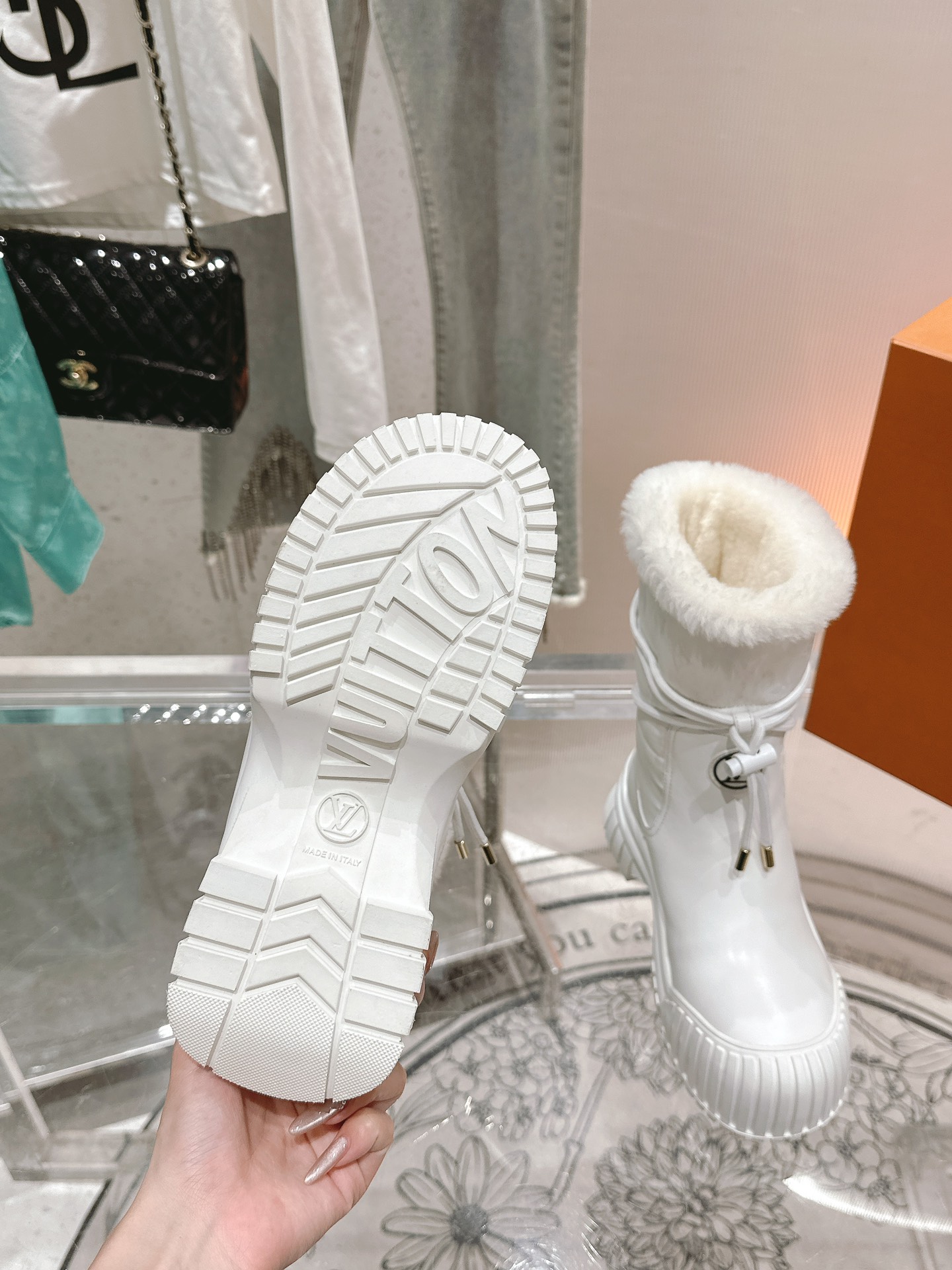 Bagsaaa L0vis Vvtt0n Ruby Flat Ankle Boot White nylon