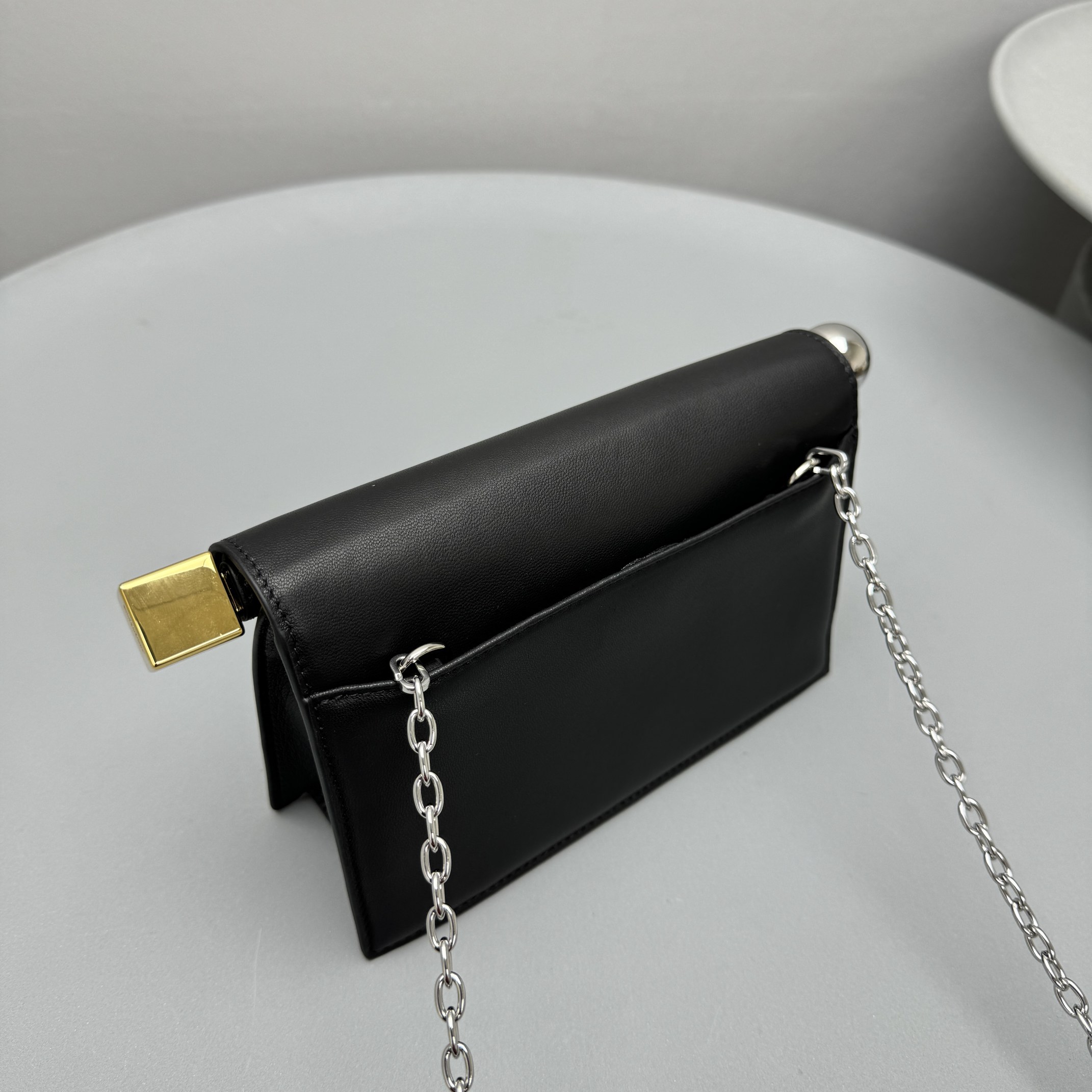 Bagsaaa Jacquemus The small Rond Carré Mini take-out Clutch Black - 12.5x19.4x6.6 cm