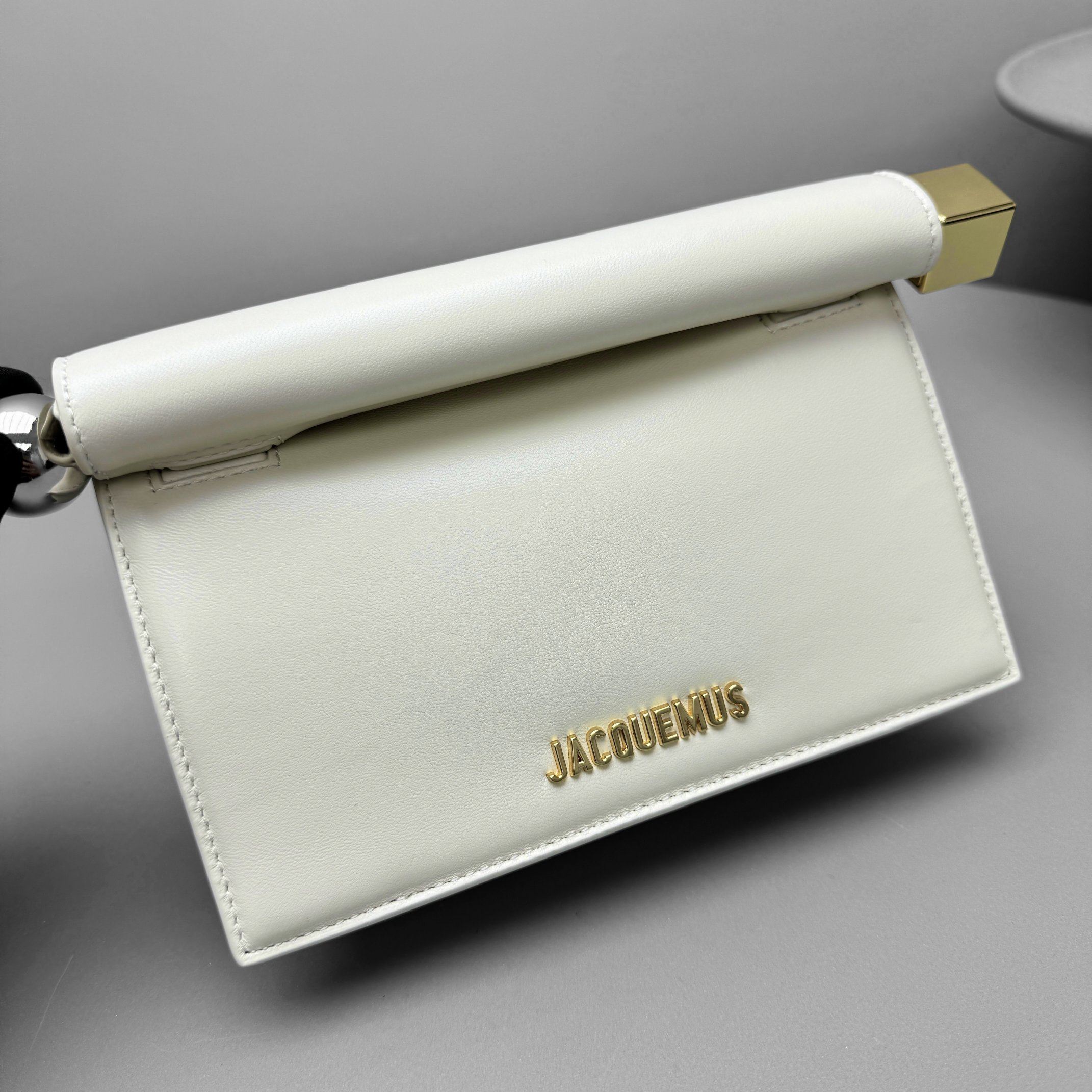 Bagsaaa Jacquemus The small Rond Carré Mini take-out Clutch Ivory - 12.5x19.4x6.6 cm