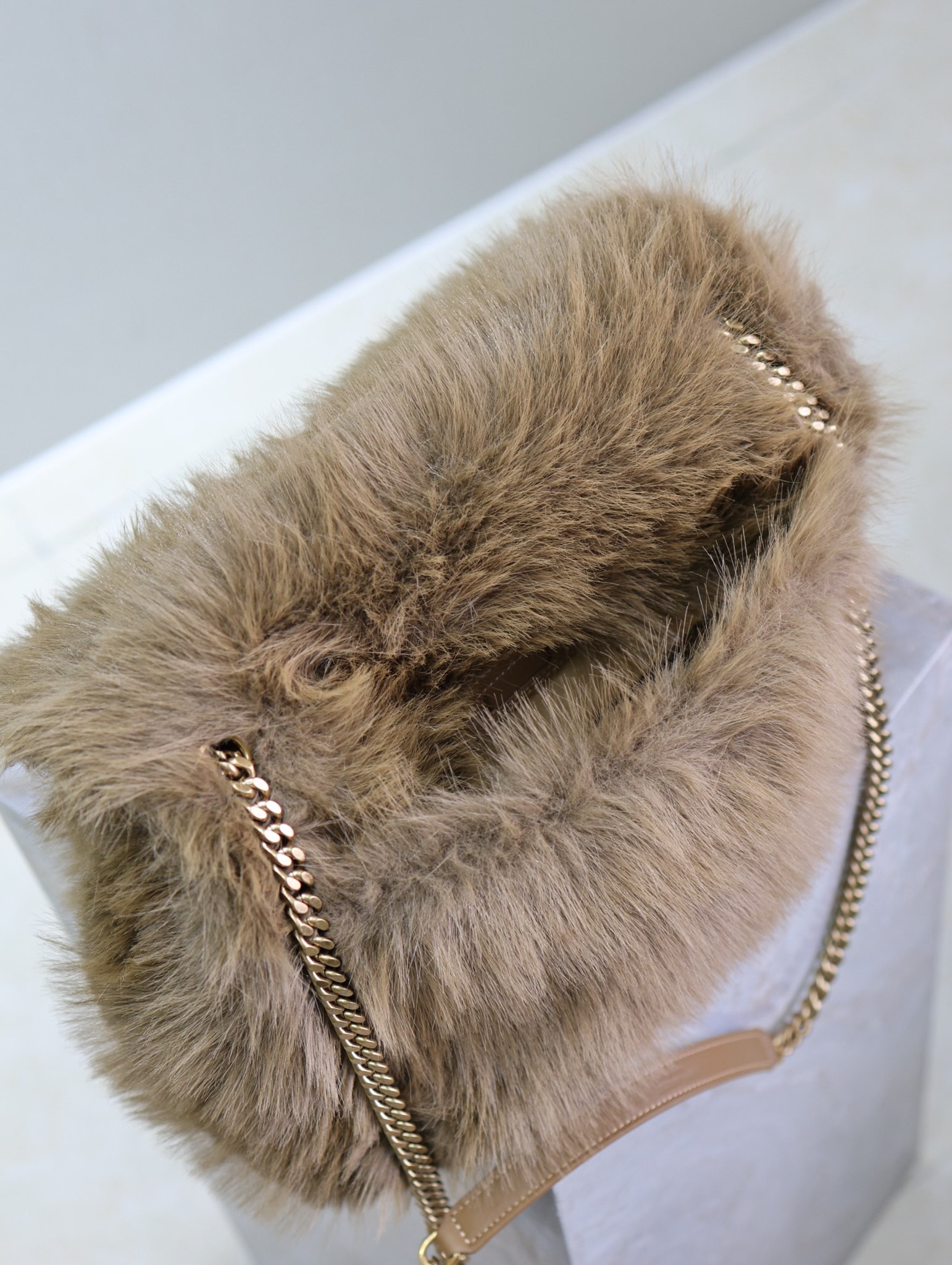 Bagsaaa Y51 Niki Oversized In Shearling - 47 X 34 X 16 CM