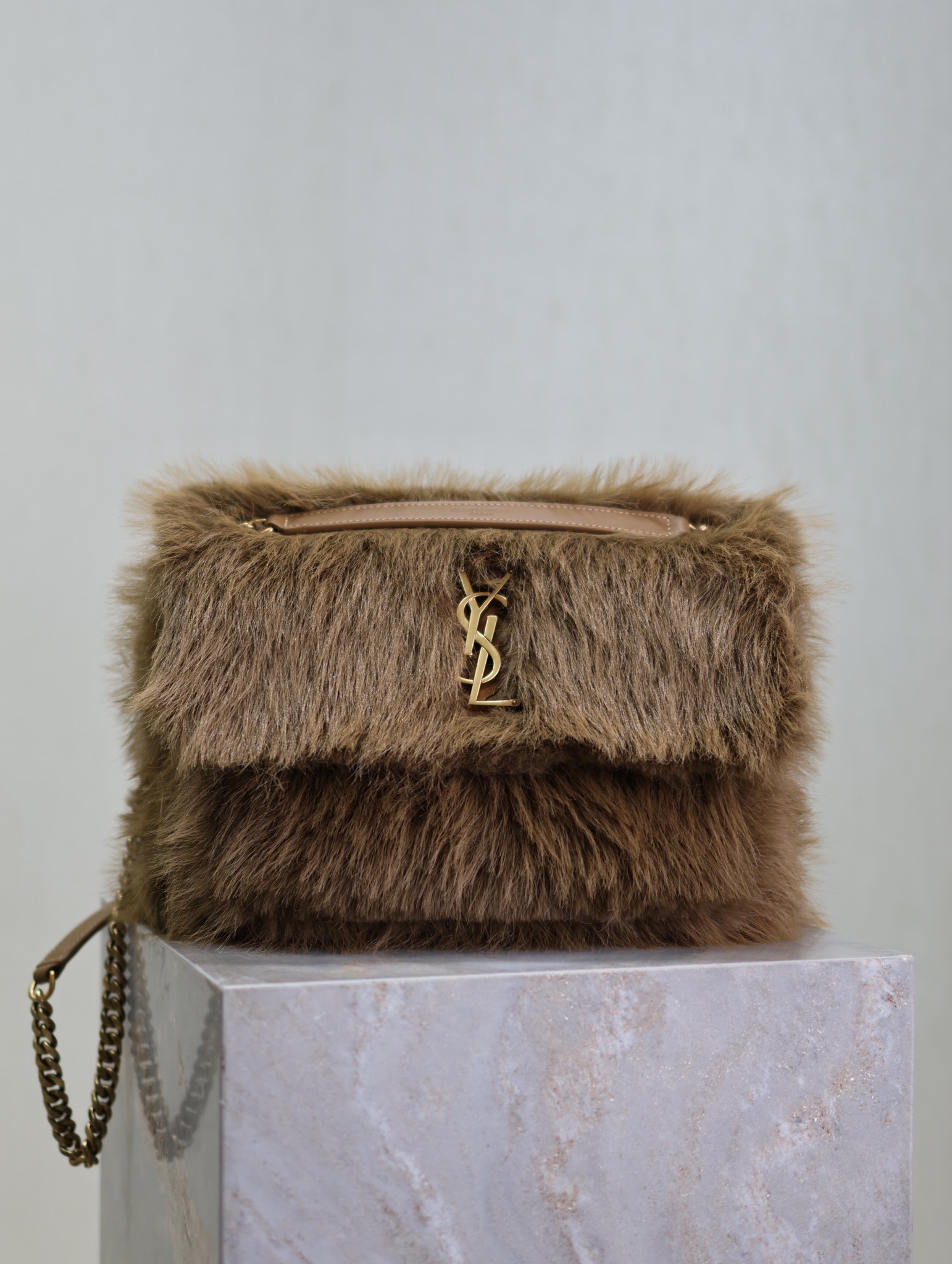 Bagsaaa Y51 Niki Large In Shearling - 32 X 23 X 9 CM