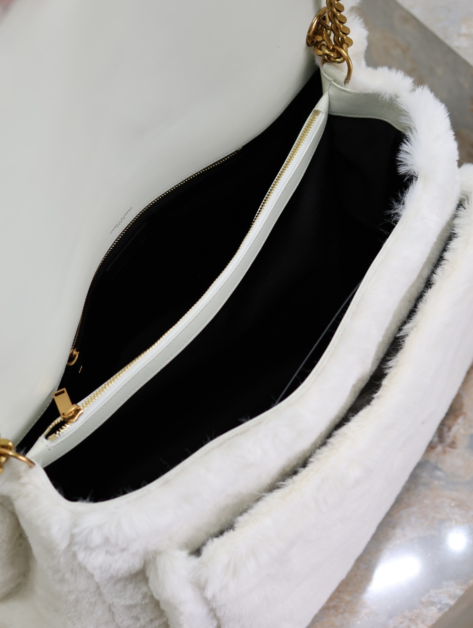 Bagsaaa Y51 Niki Oversized In Shearling Off White - 47 X 34 X 16 CM
