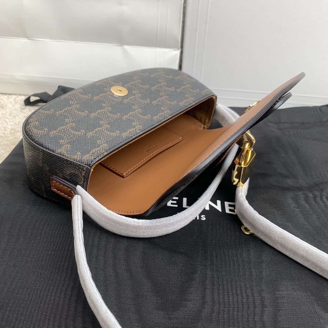 Bagsaaa Ce1i*e Clutch On Strap Tabou In Triomphe Canvas and Calfskin Black - 18.5 x 9.5 x 5 CM