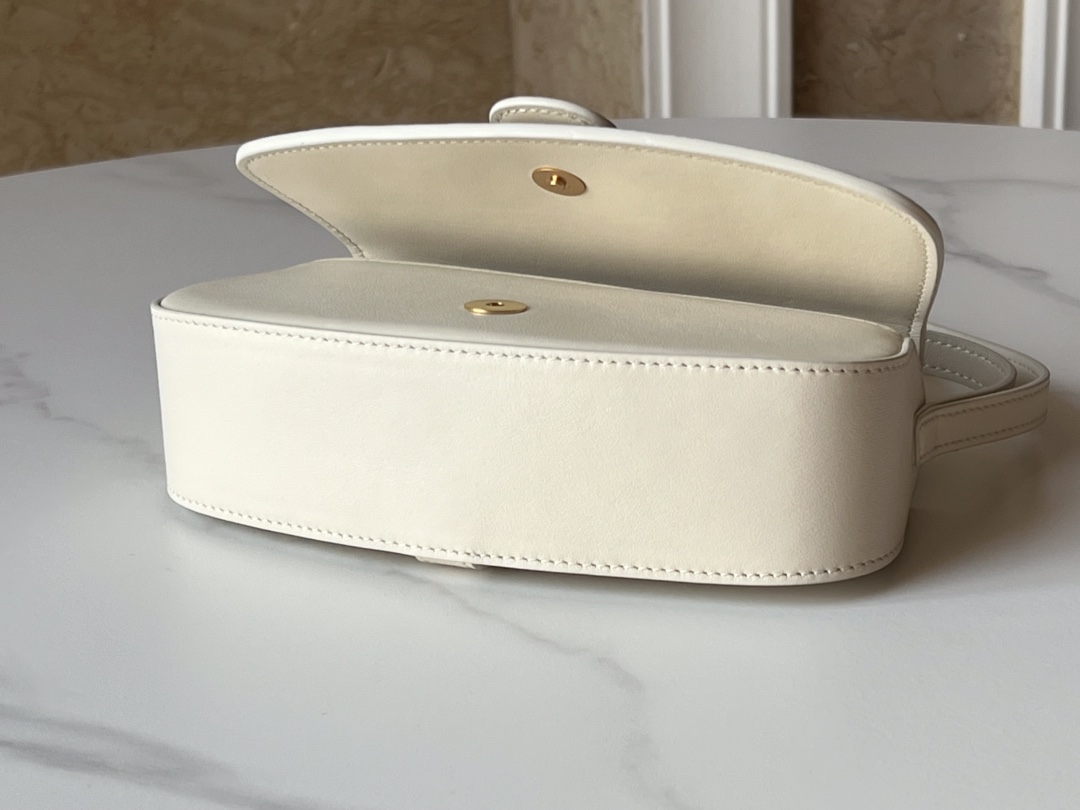 Bagsaaa Ce1i*e Clutch On Strap Tabou In Smooth Calfskin Light Beige - 18.5 x 9.5 x 5 CM