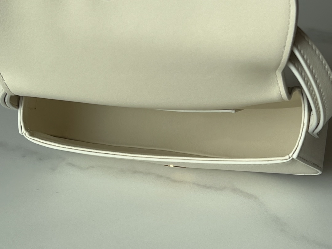 Bagsaaa Ce1i*e Clutch On Strap Tabou In Smooth Calfskin Light Beige - 18.5 x 9.5 x 5 CM