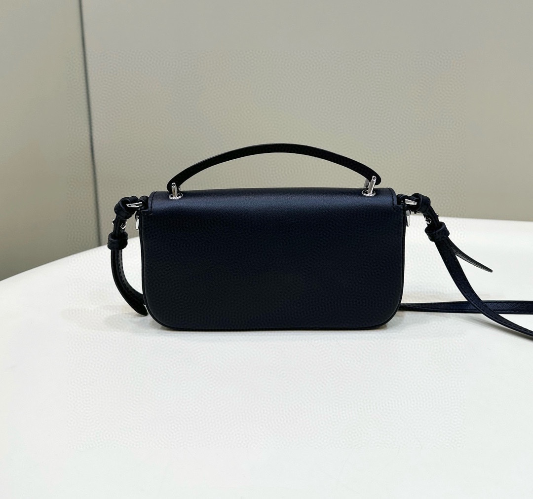 Bagsaaa F**di x Marc Jacobs Baguette Phone Pouch Handbag Black&White - 10 x 18 x 3 cm