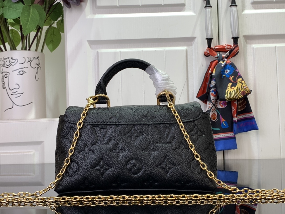 Bagsaaa L0vis Vvtt0n M12144 Nano Madeleine Black - 12.5 x 6 x 21 cm