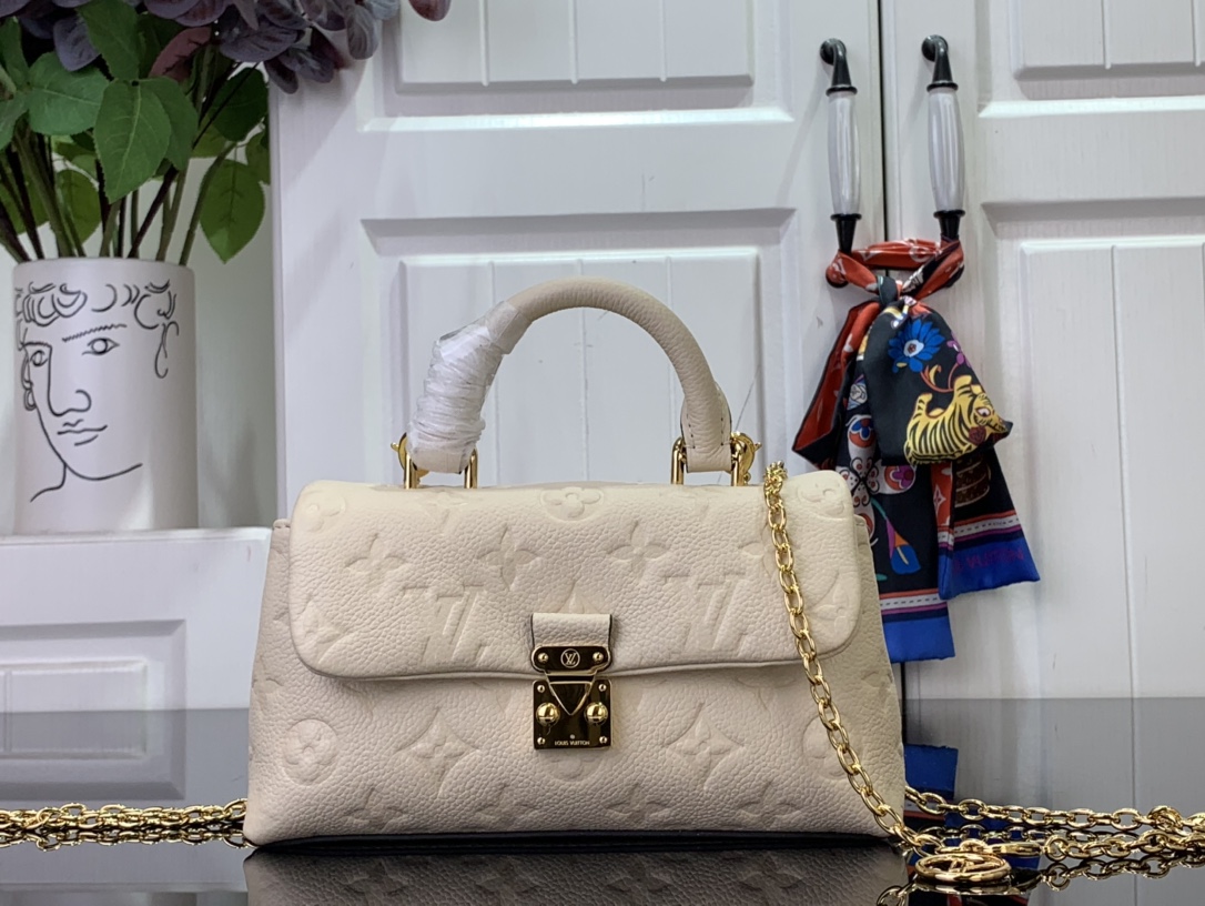Bagsaaa L0vis Vvtt0n M12145 Nano Madeleine Cream - 12.5 x 6 x 21 cm