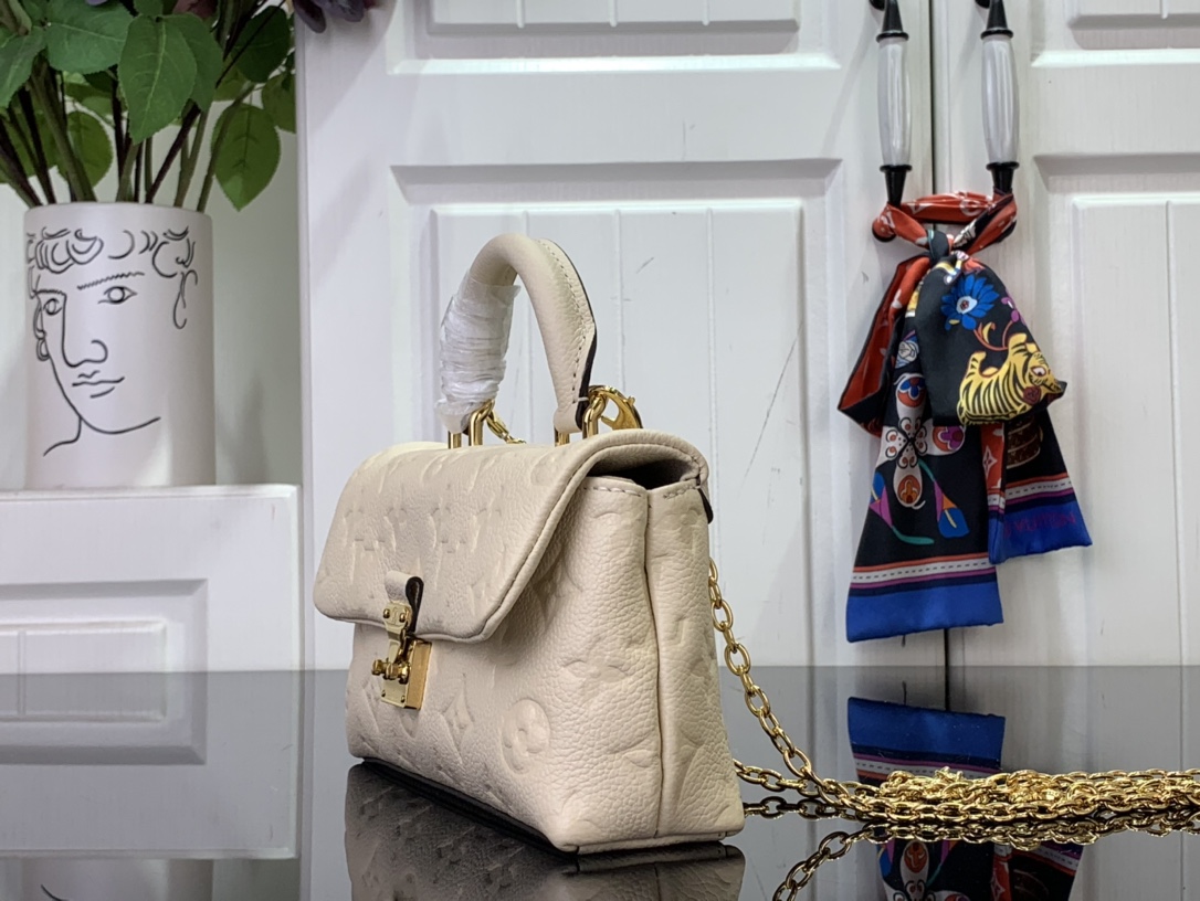 Bagsaaa L0vis Vvtt0n M12145 Nano Madeleine Cream - 12.5 x 6 x 21 cm
