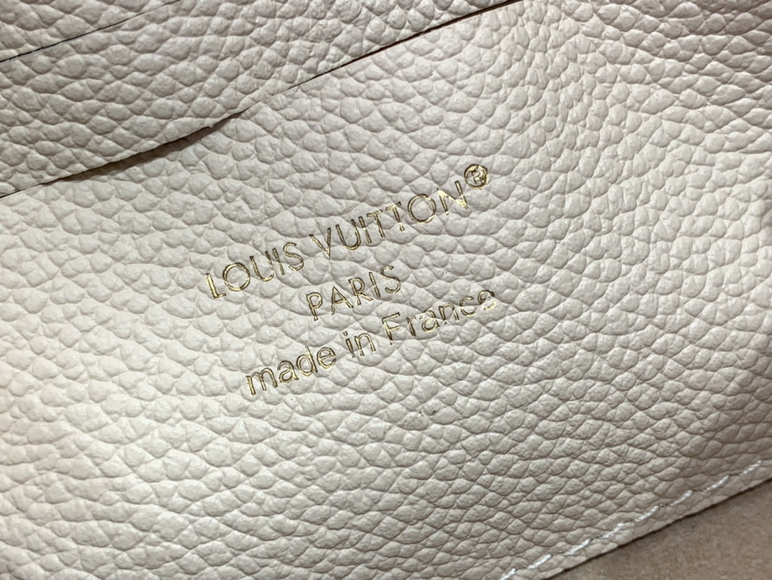 Bagsaaa L0vis Vvtt0n M12145 Nano Madeleine Cream - 12.5 x 6 x 21 cm