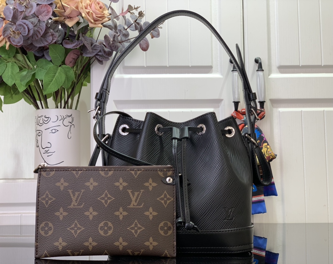 Bagsaaa L0vis Vvtt0n M12847 Noé BB Black - 20 x 15 x 20 cm