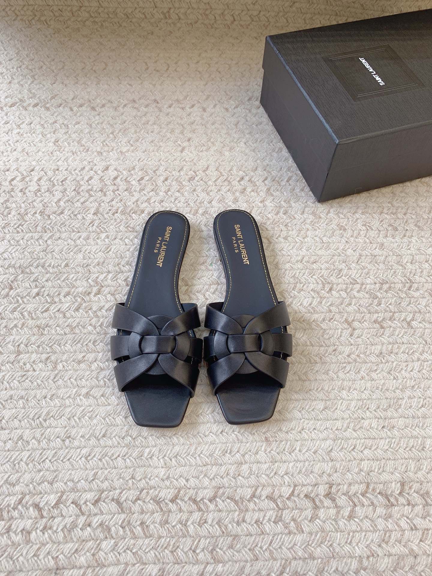 Bagsaaa Y51 Tribute Mules In Smooth Leather Black