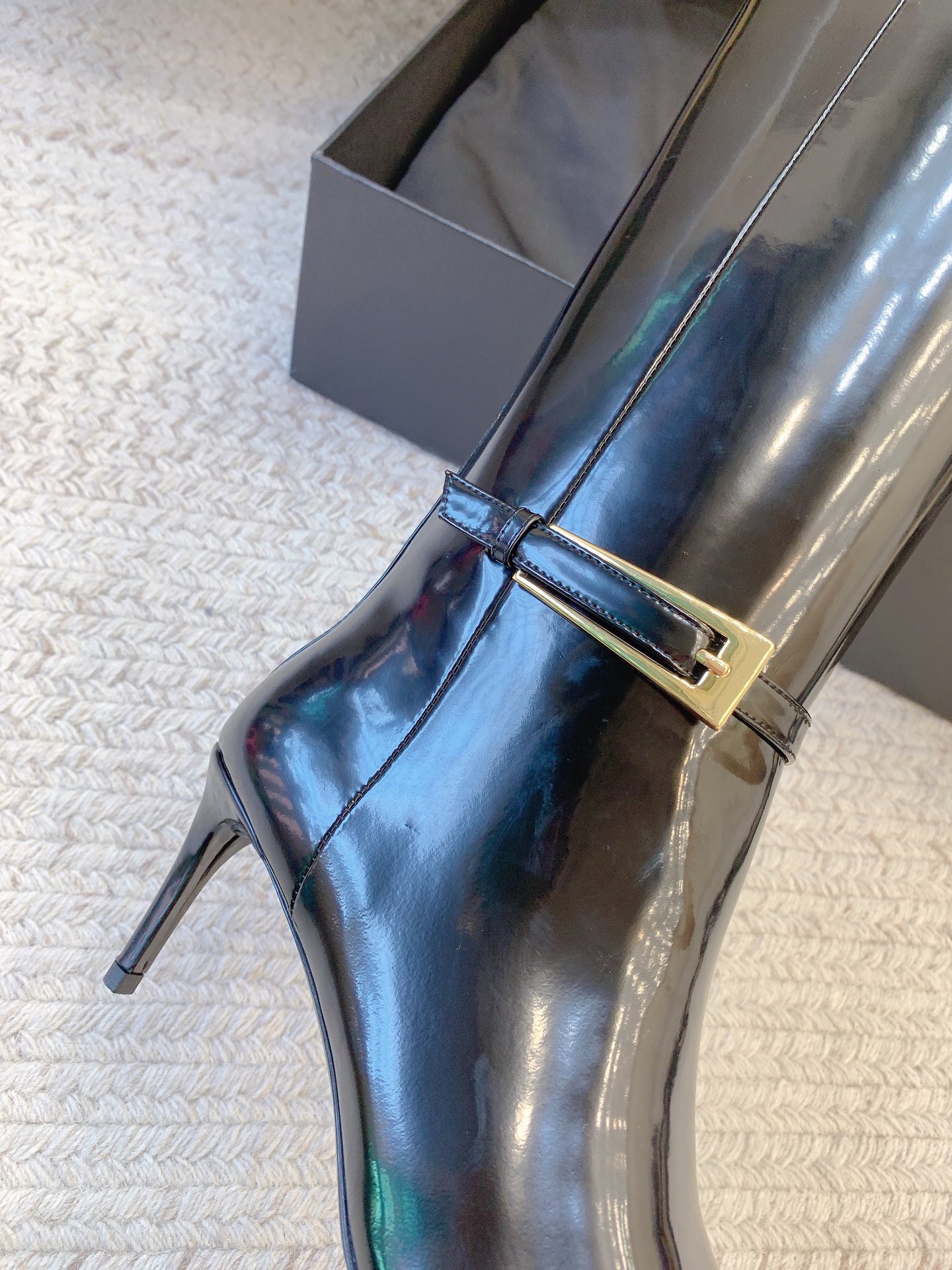 Bagsaaa Y51 Lee Boots In Glazed Leather Black
