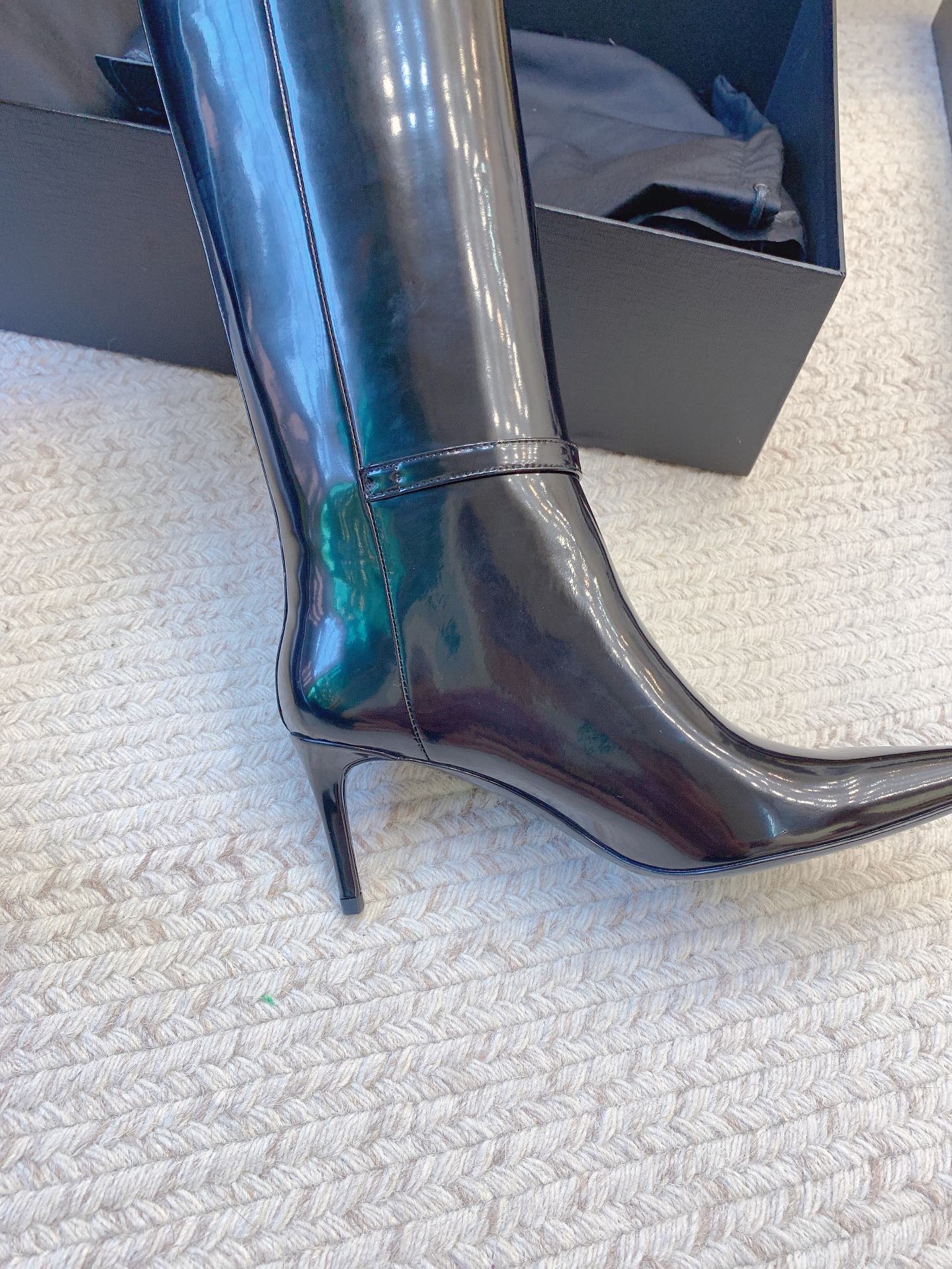 Bagsaaa Y51 Lee Boots In Glazed Leather Black