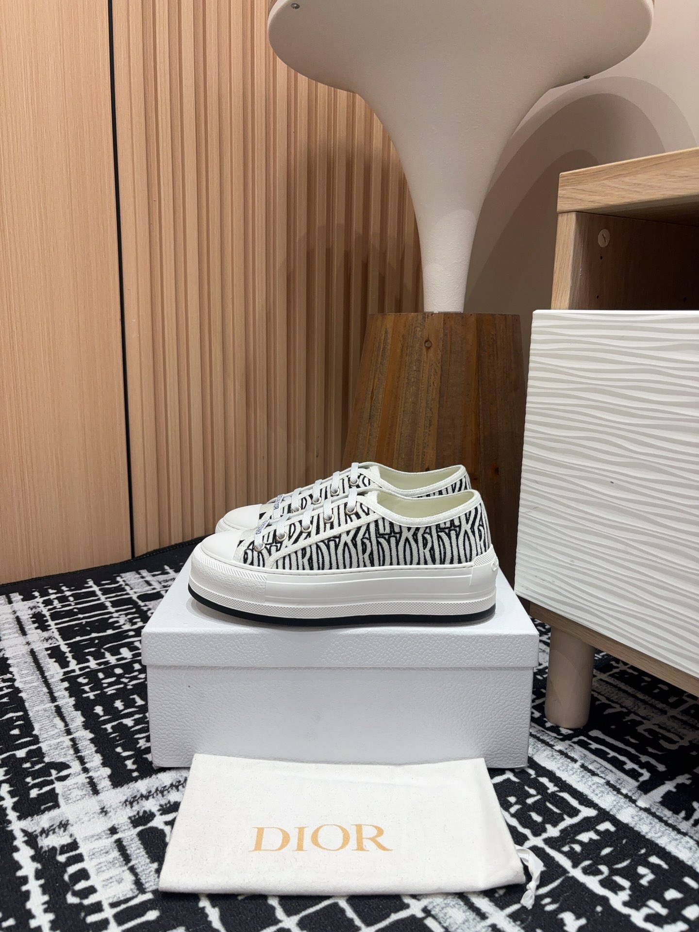 Bagsaaa D10r Walk'n'D10r Platform Sneaker Embroidered Cotton with White and Black Miss D10r Allover Motif