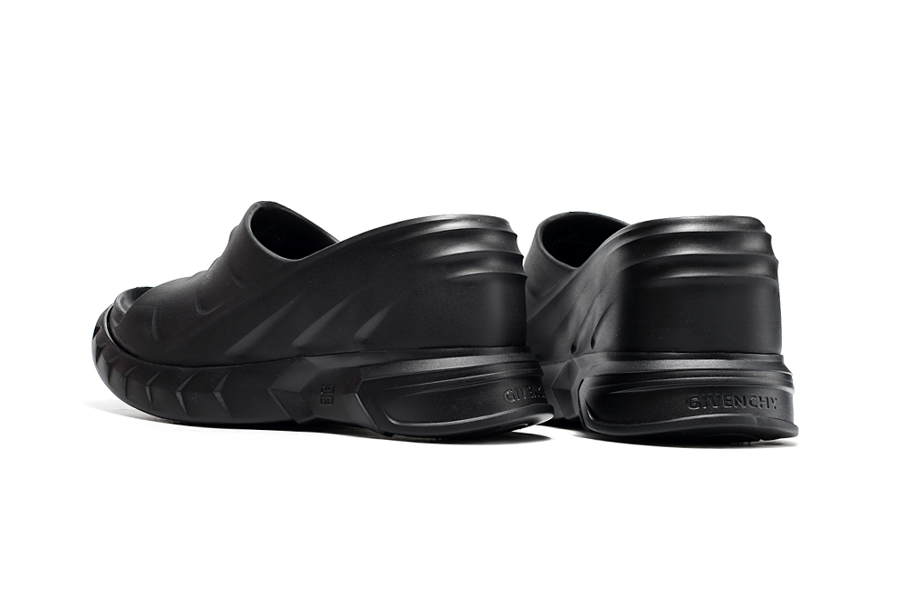 Bagsaaa Givenchy Marshmallow wedge sandals in rubber black