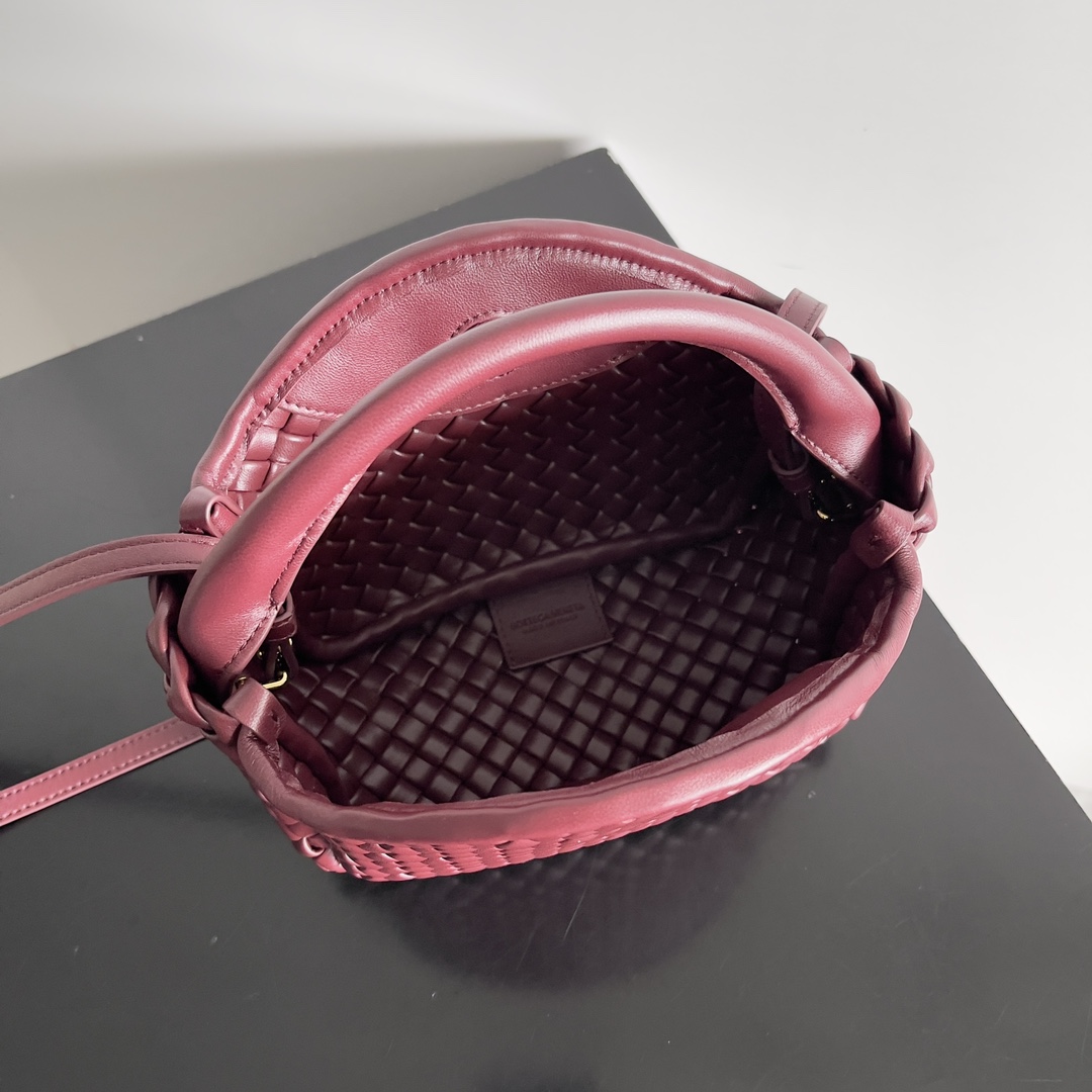 Bagsaaa B0tt*ga Ven*ta Small Cobble Top Handle 805739 Dark Red - 23*11*8 cm