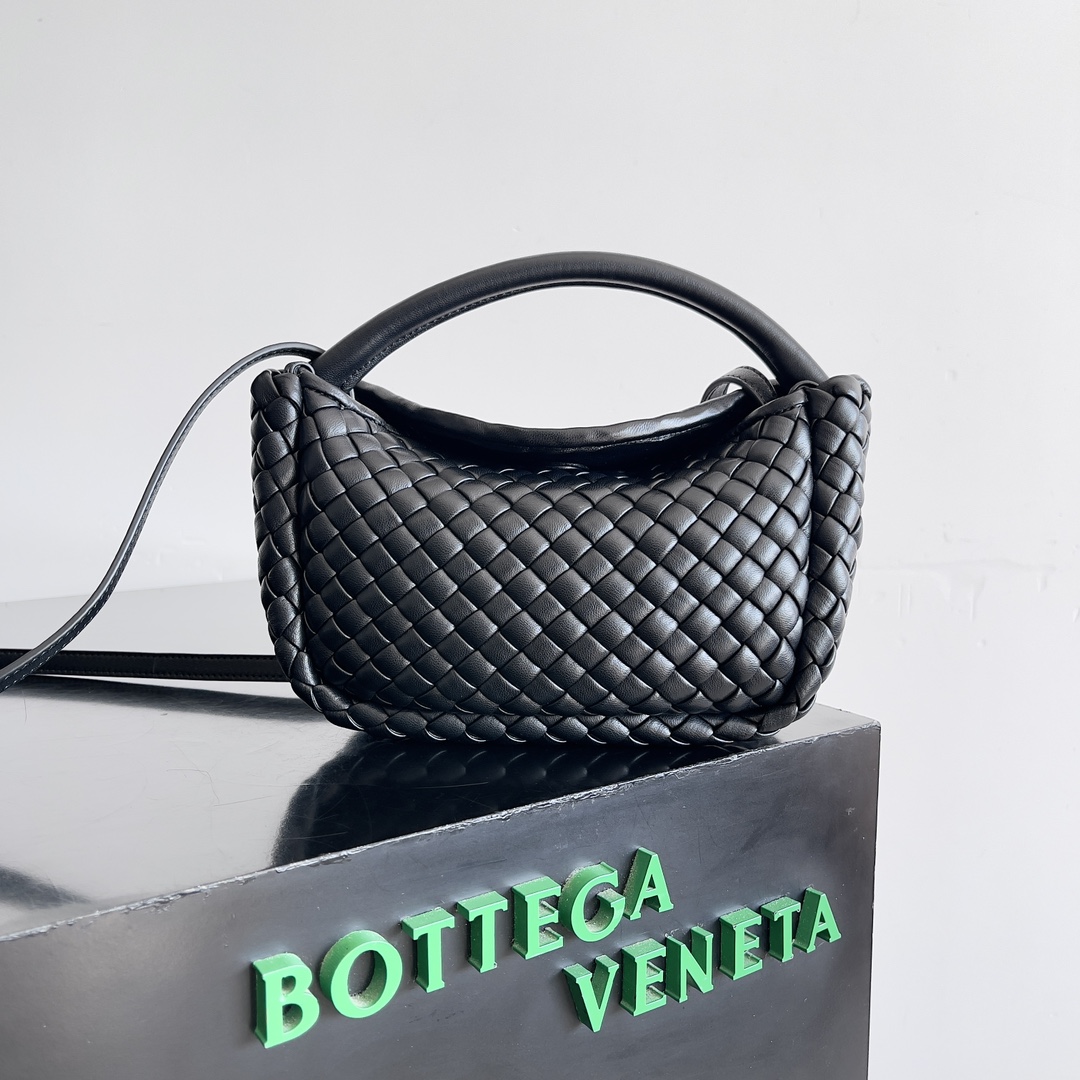 Bagsaaa B0tt*ga Ven*ta Small Cobble Top Handle 805739 Black - 23*11*8 cm