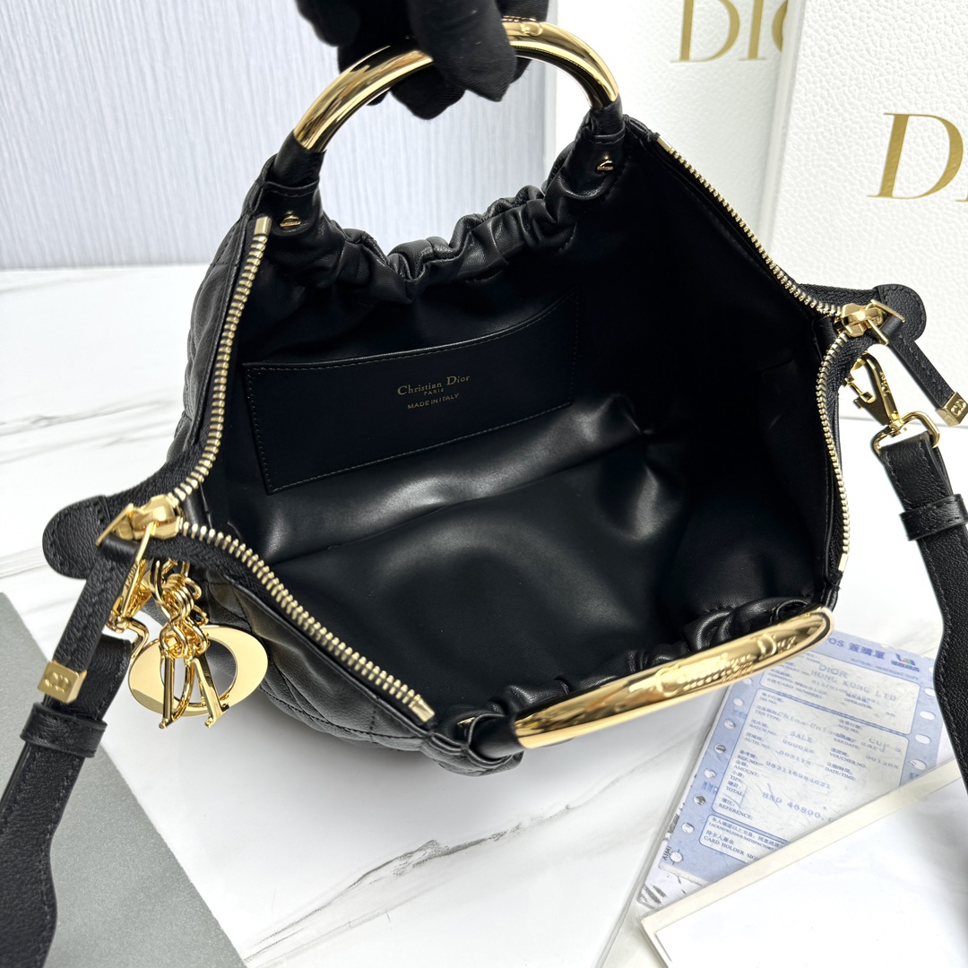 Bagsaaa D10r Walk in D10r Purse Black Macrocannage Calfskin - 36 x 27cm