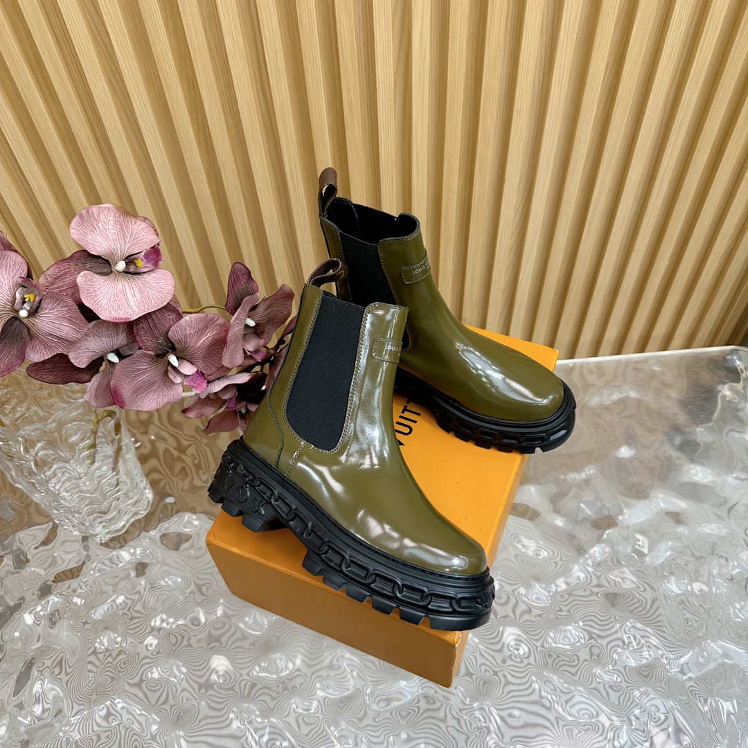 Bagsaaa LV Record Chelsea Boot Dark Green