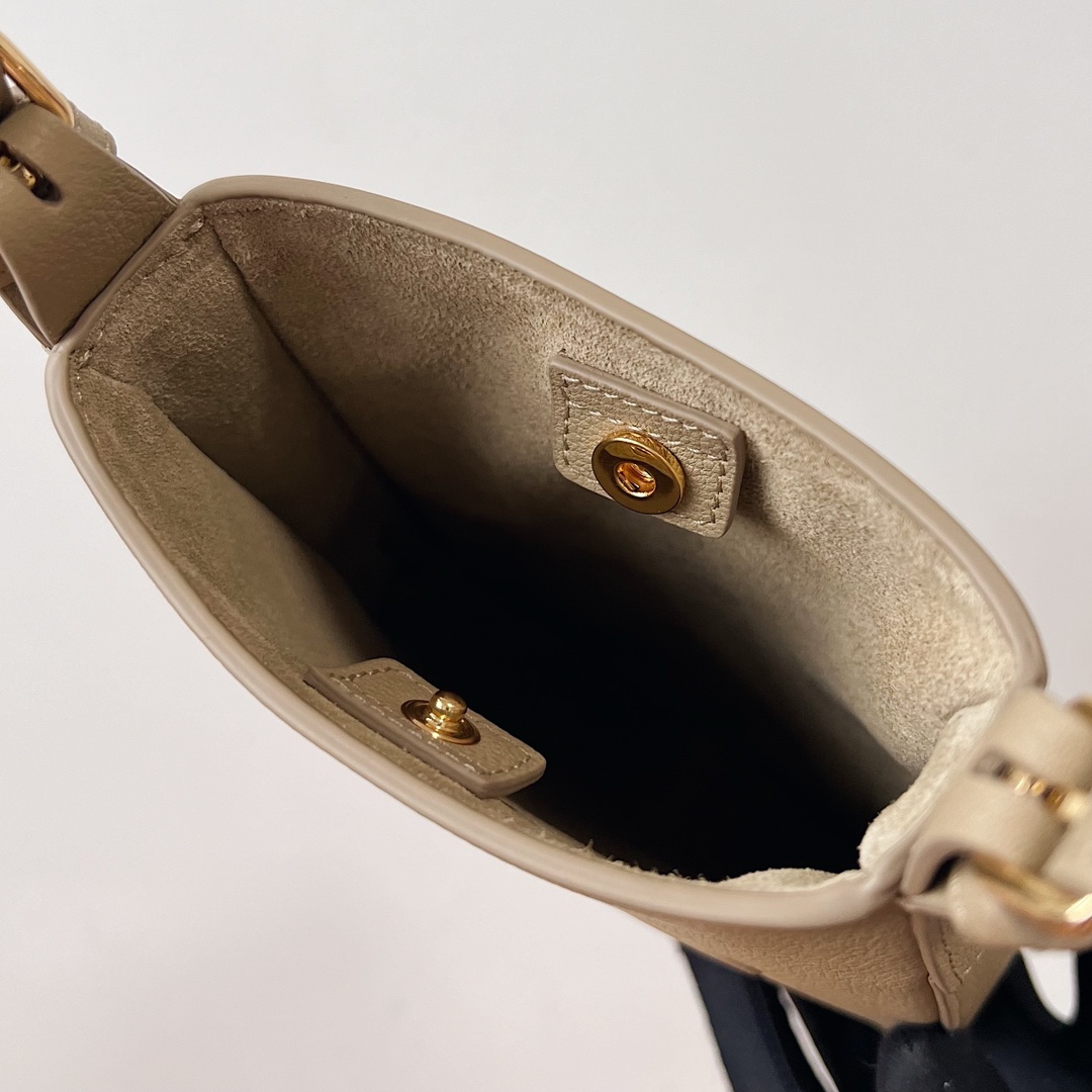 Bagsaaa Ce1i*e Phone Pouch Heloise In S*pple Calfskin Beige - 15 x 19.2 x 3 CM